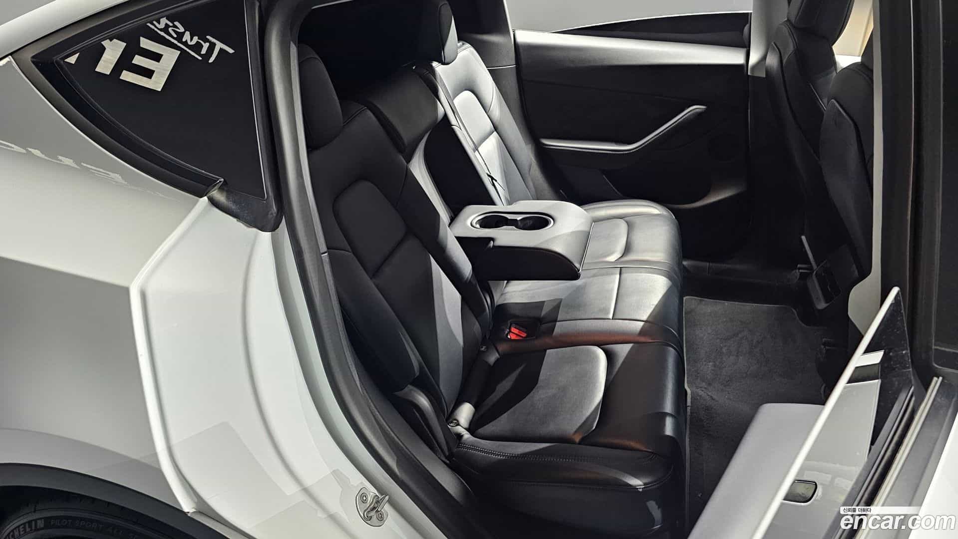 Model Y Tesla 2021.5-OPTION-015