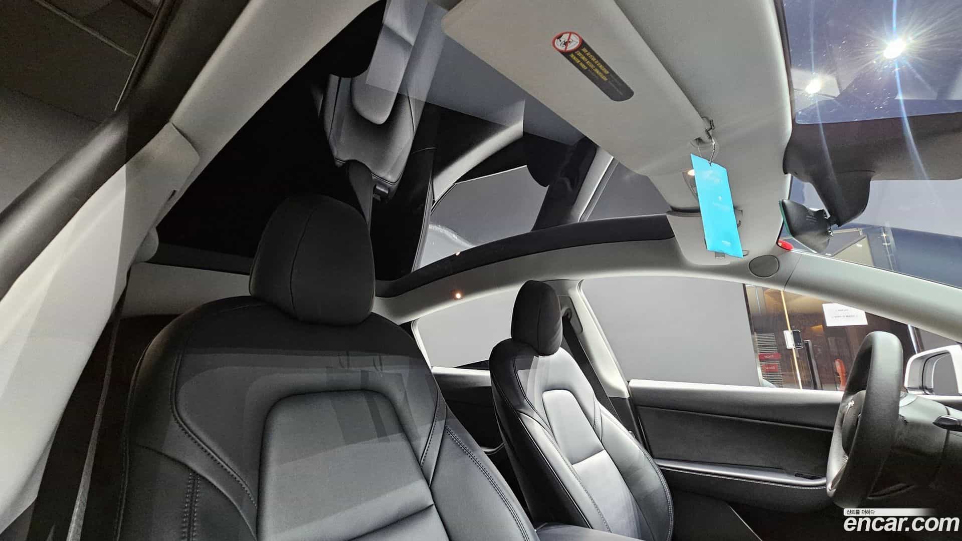 Model Y Tesla 2021.5-OPTION-023