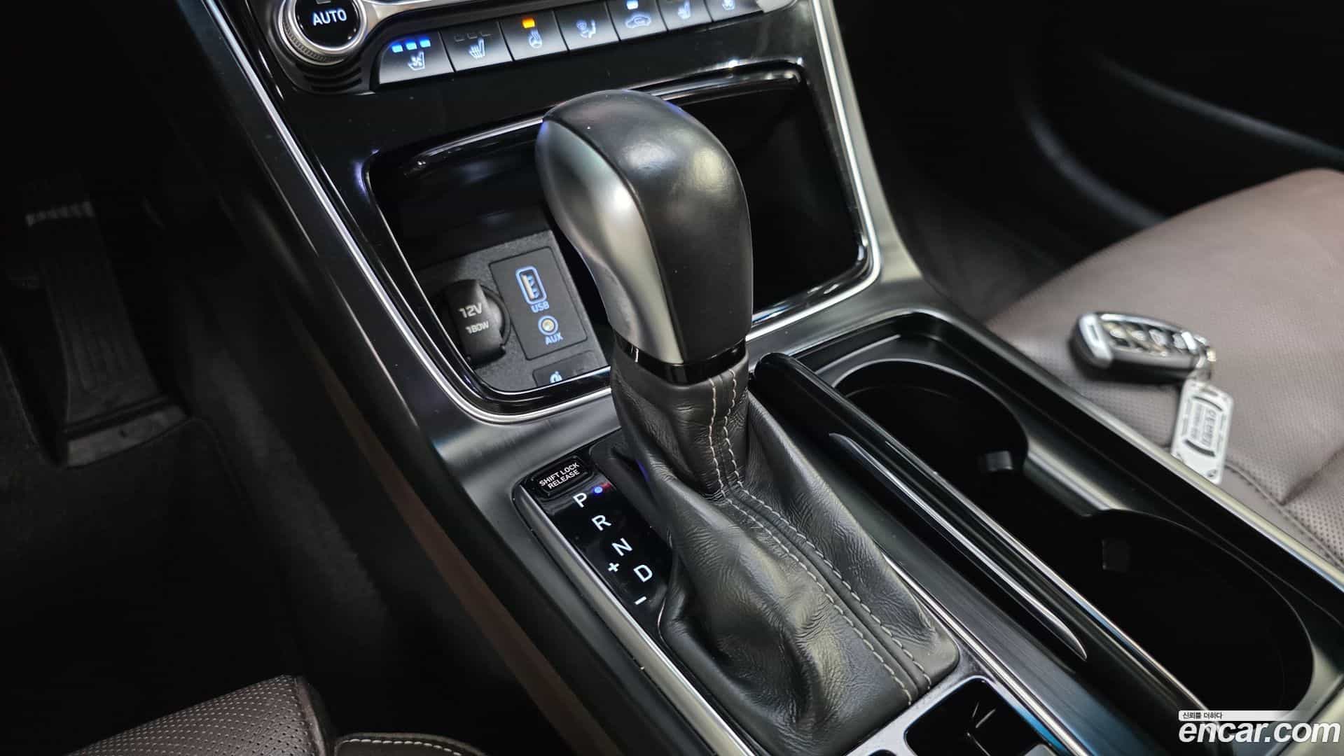 Grandeur Hyundai 2018.5-INNER-009