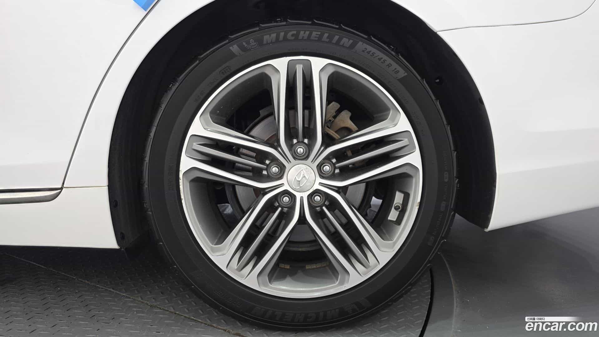 Grandeur Hyundai 2018.5-OUTER-031