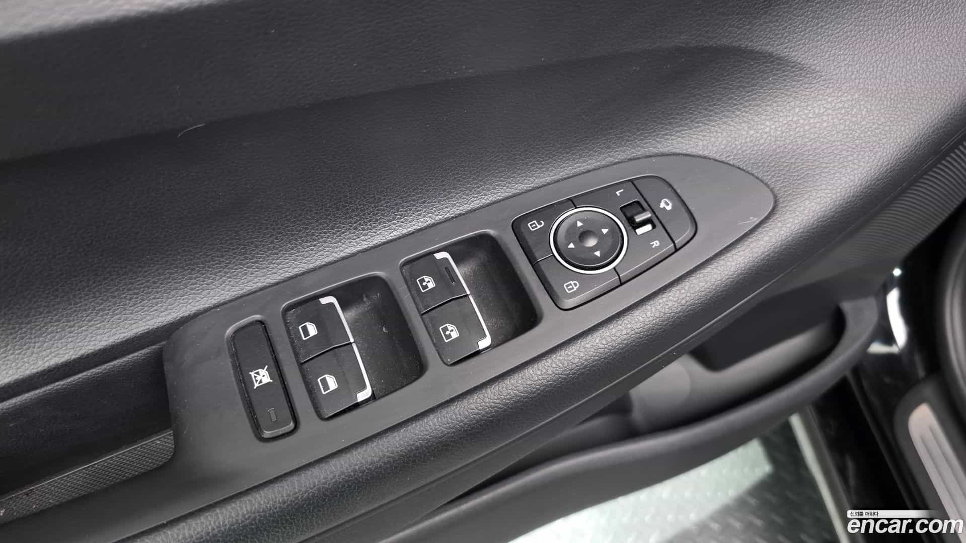 Grandeur Hyundai 2019.3-OPTION-043