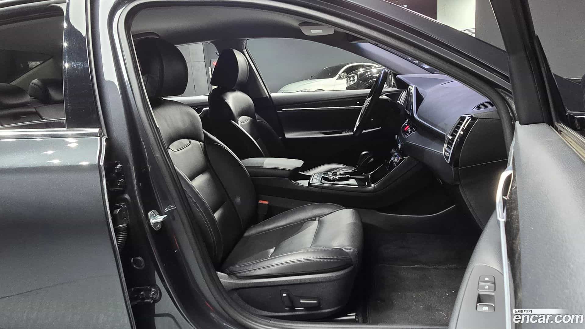Grandeur Hyundai 2018.6-OPTION-015