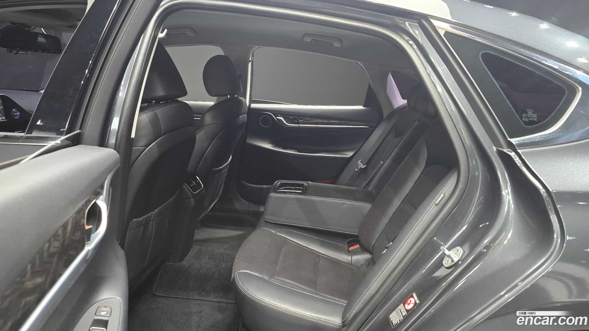 Grandeur Hyundai 2018.6-OPTION-016