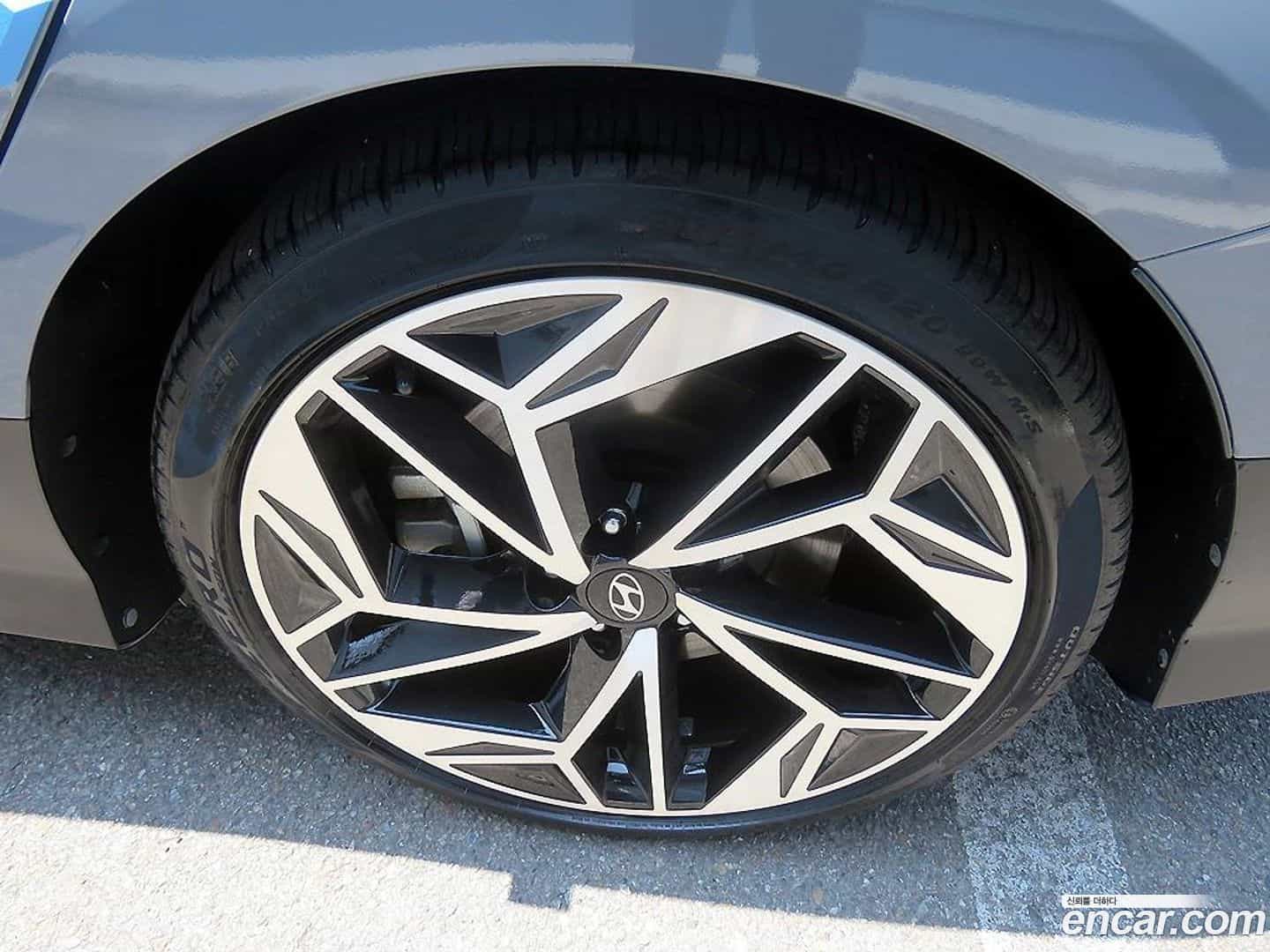 Ioniq6 Hyundai 2023.11-OPTION-024