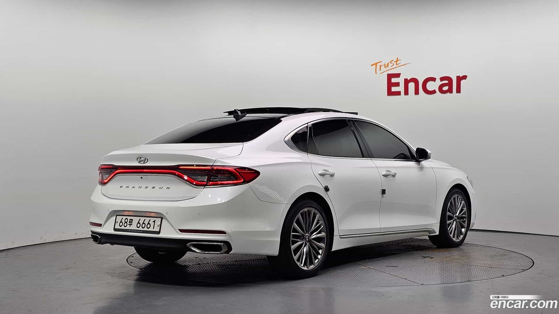 Grandeur Hyundai 2017.0-OUTER-002