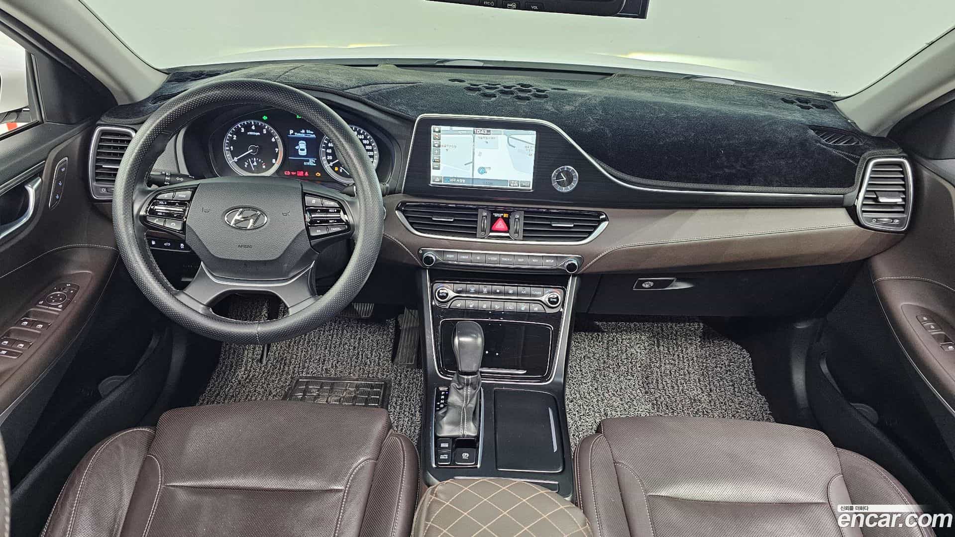 Grandeur Hyundai 2017.0-INNER-007