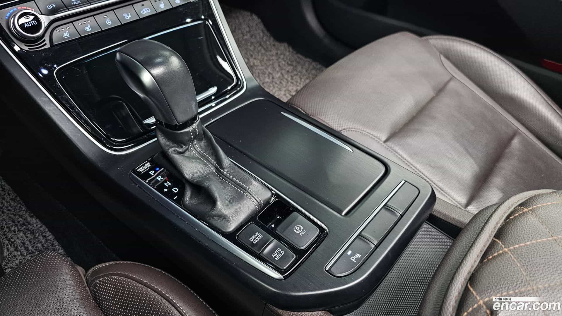Grandeur Hyundai 2017.0-INNER-009