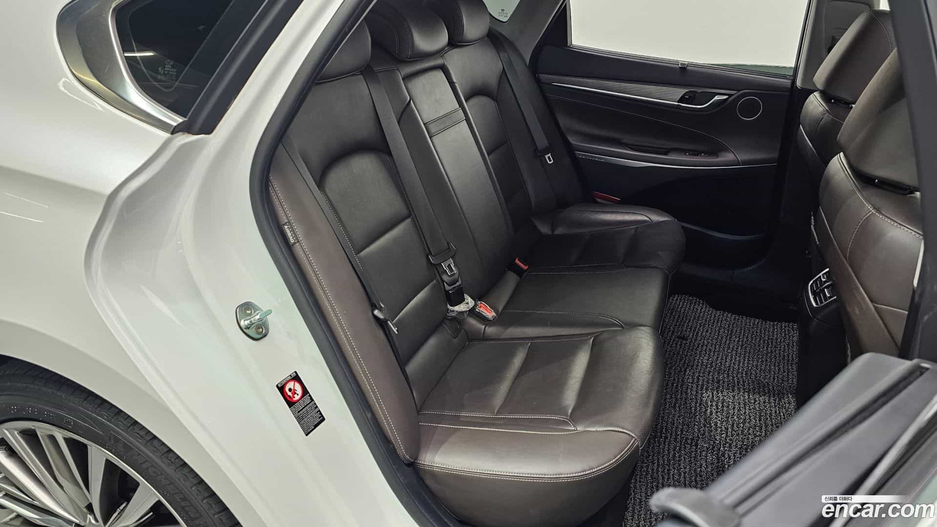 Grandeur Hyundai 2017.0-OPTION-015