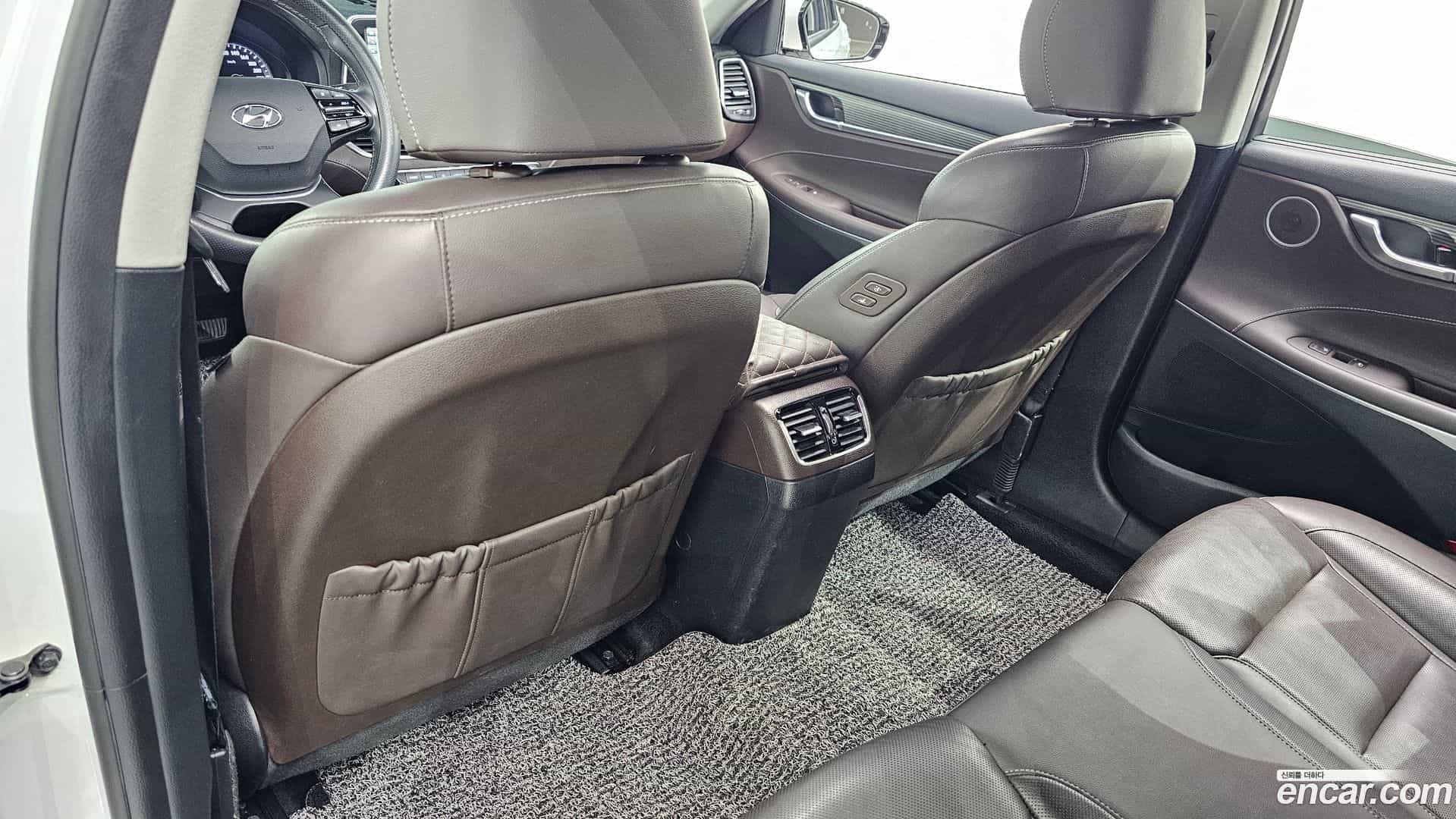 Grandeur Hyundai 2017.0-OPTION-040