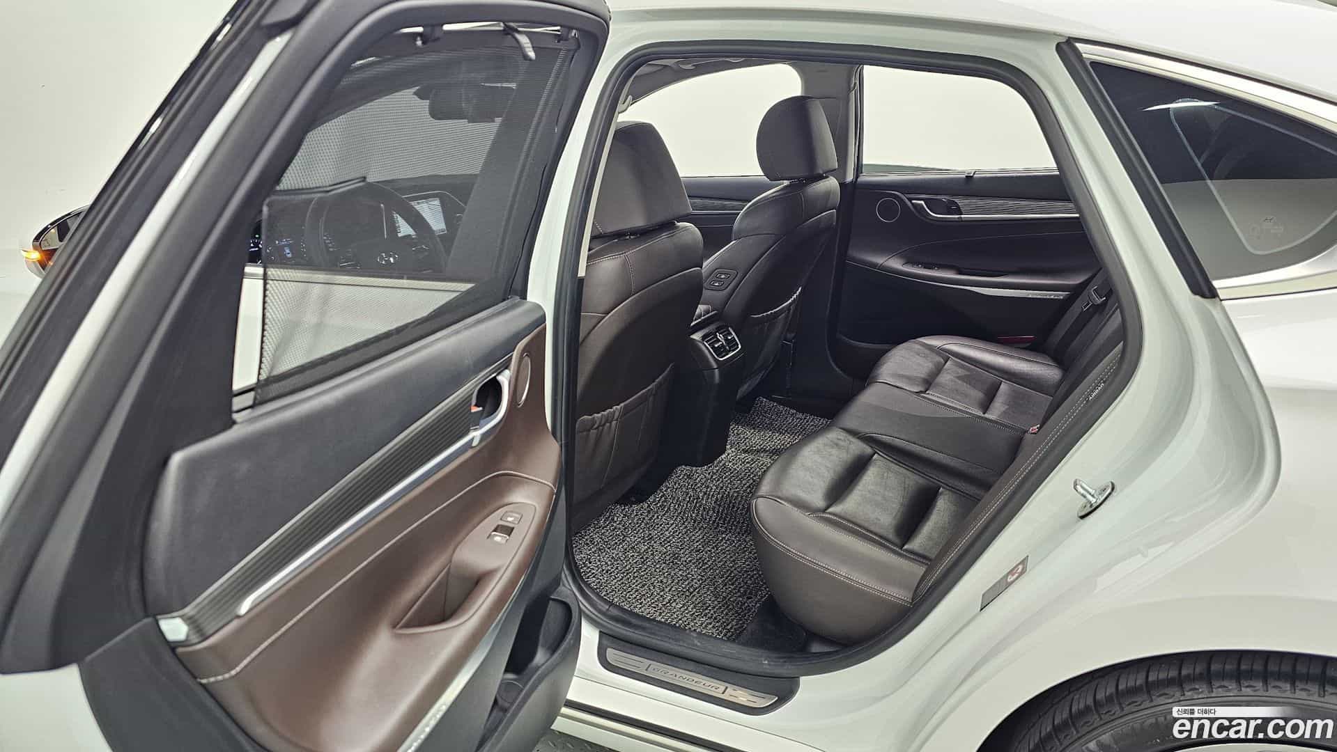 Grandeur Hyundai 2017.0-OPTION-042