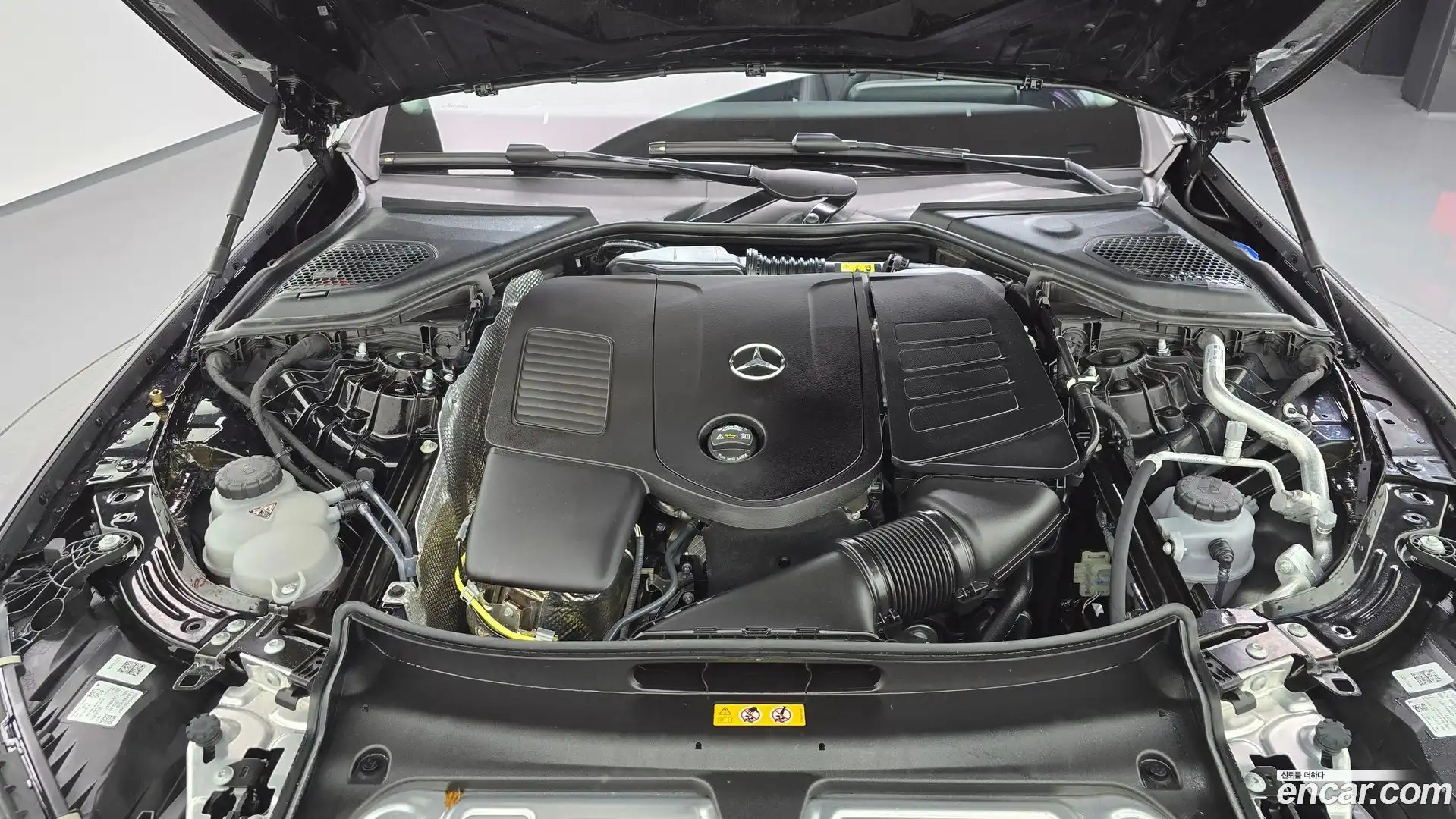 E-Class Mercedes-Benz 2025.5-OUTER-006
