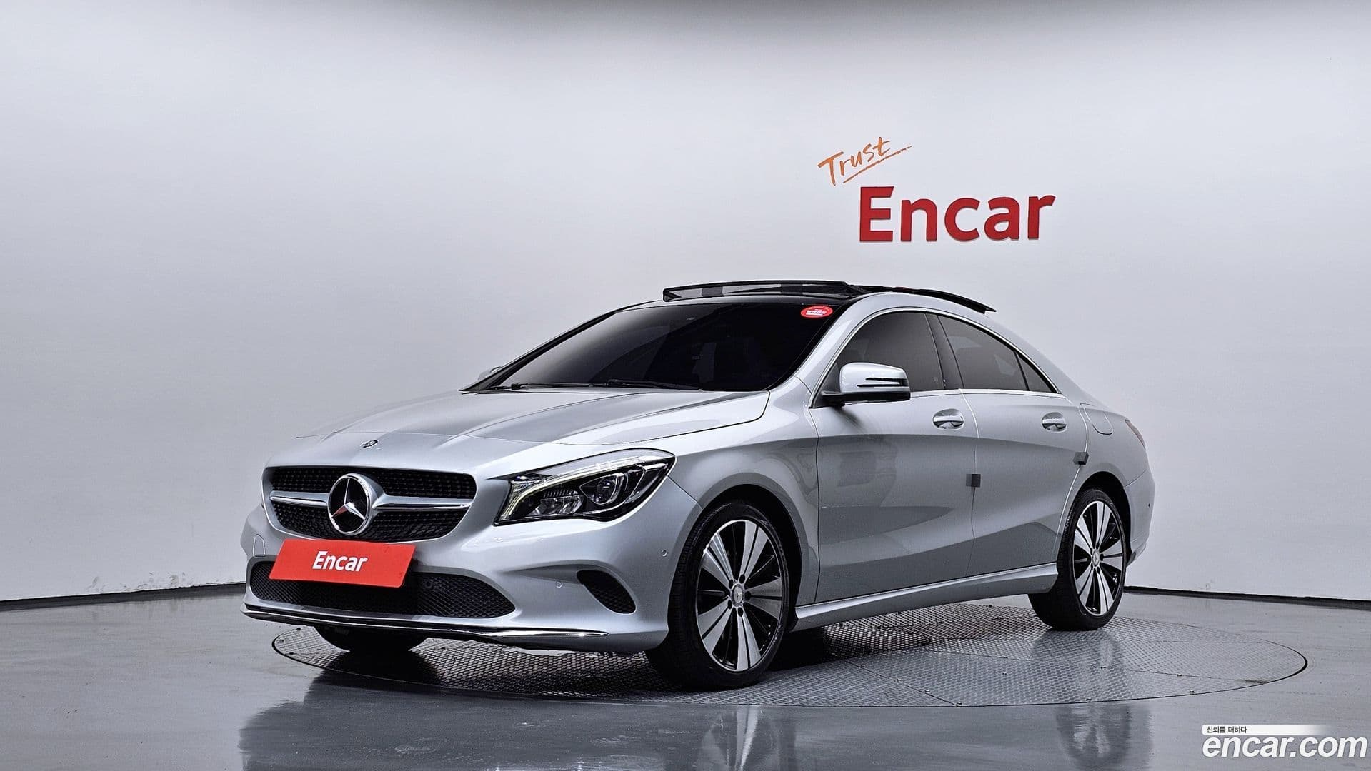 Main__Slider__Photo:CLA-Class Mercedes-Benz 2017.10-0
