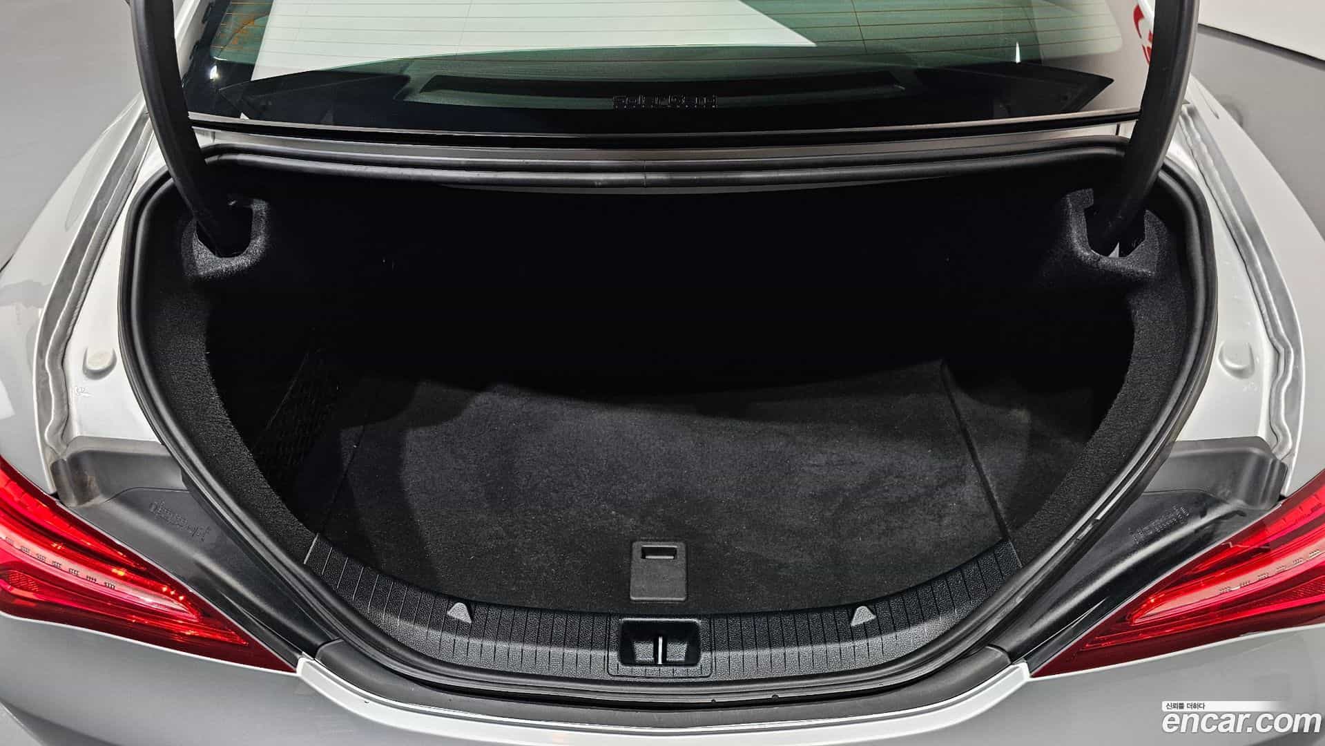 CLA-Class Mercedes-Benz 2017.10-OPTION-019