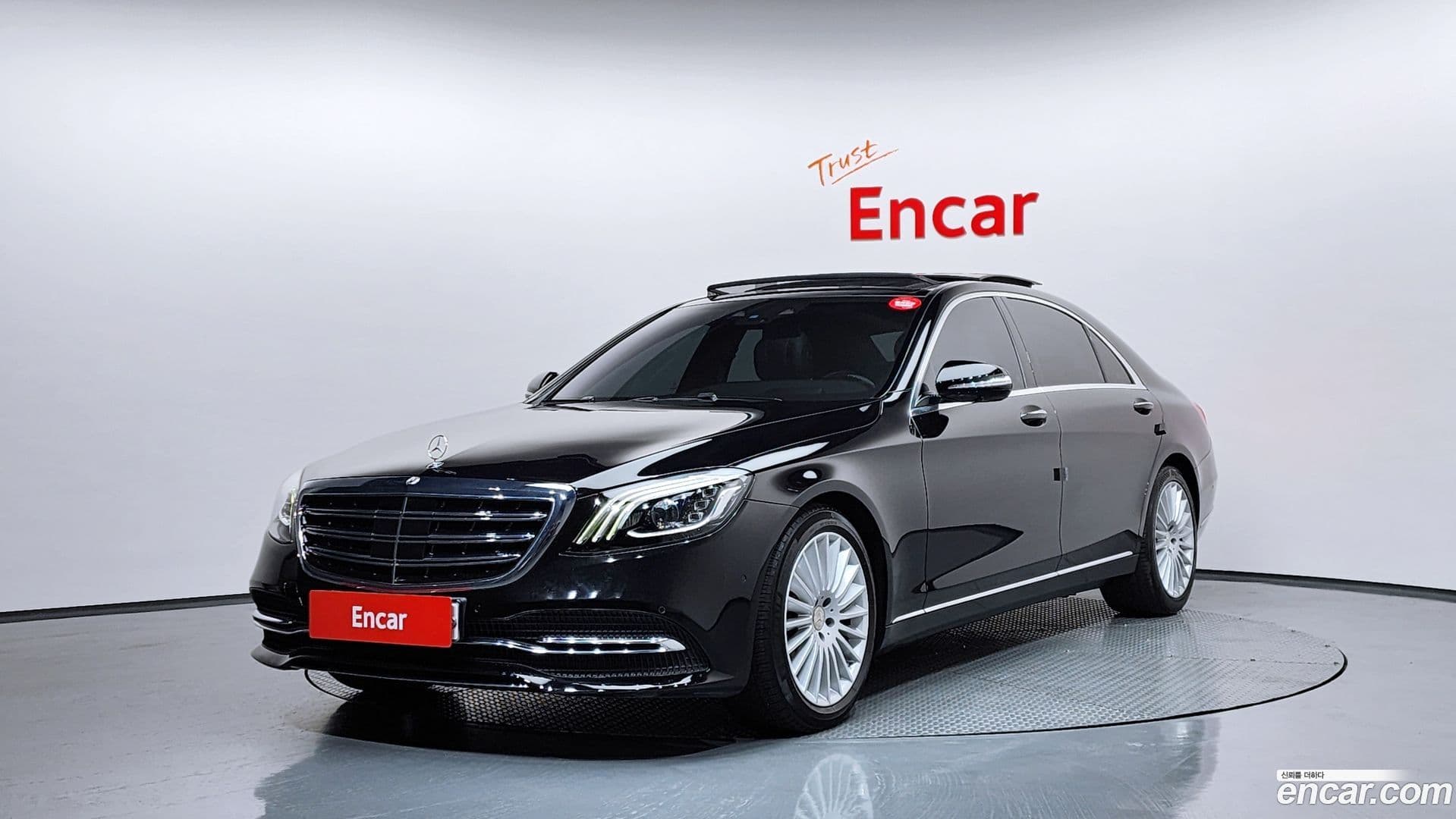 Main__Slider__Photo:S-Class Mercedes-Benz 2019.3-0