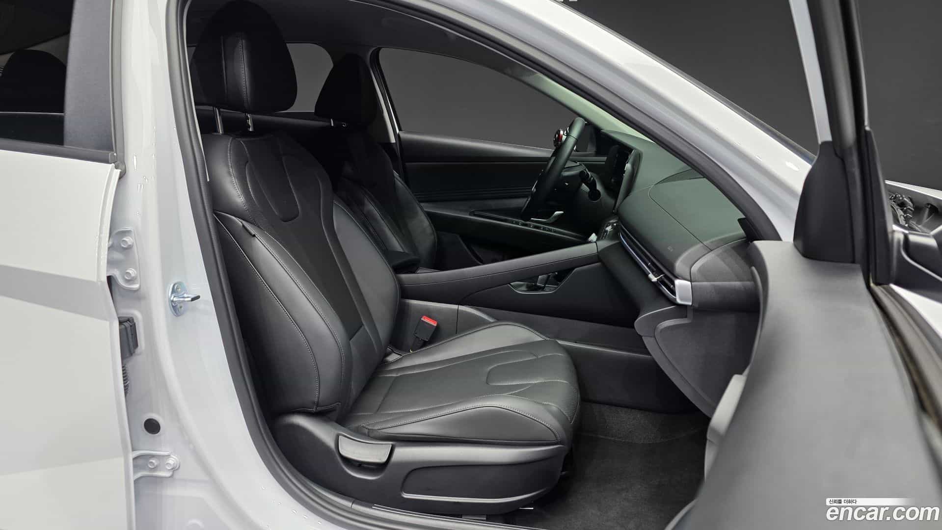AVANTE Hyundai 2025.8-OPTION-015