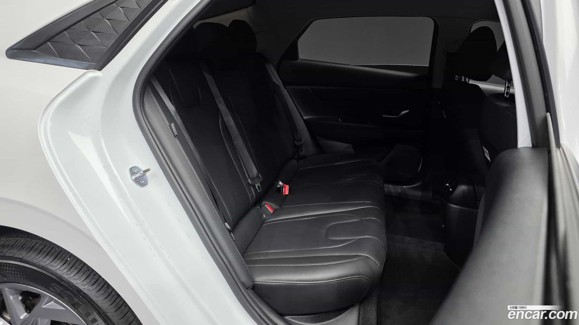 AVANTE Hyundai 2025.8-OPTION-016