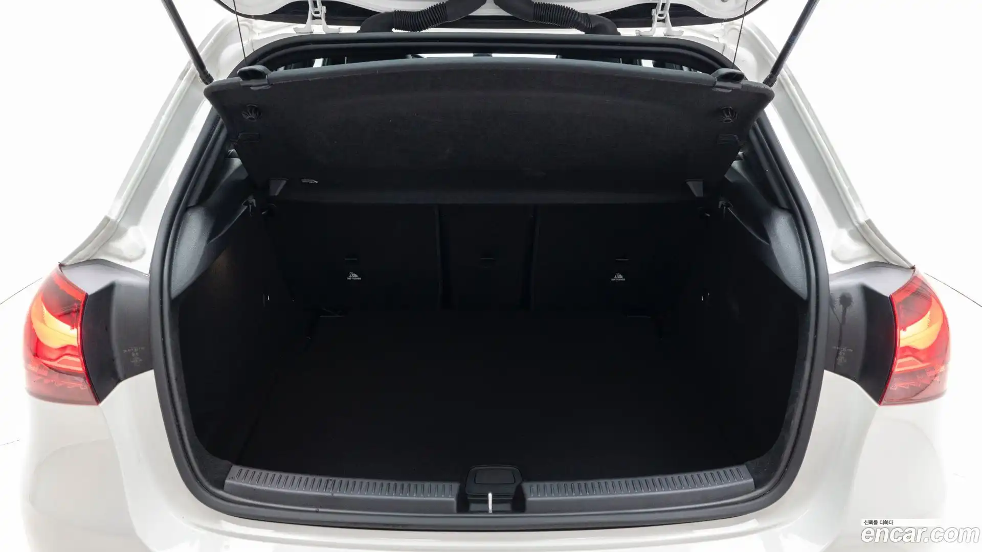 A-Class Mercedes-Benz 2025.2-OPTION-015