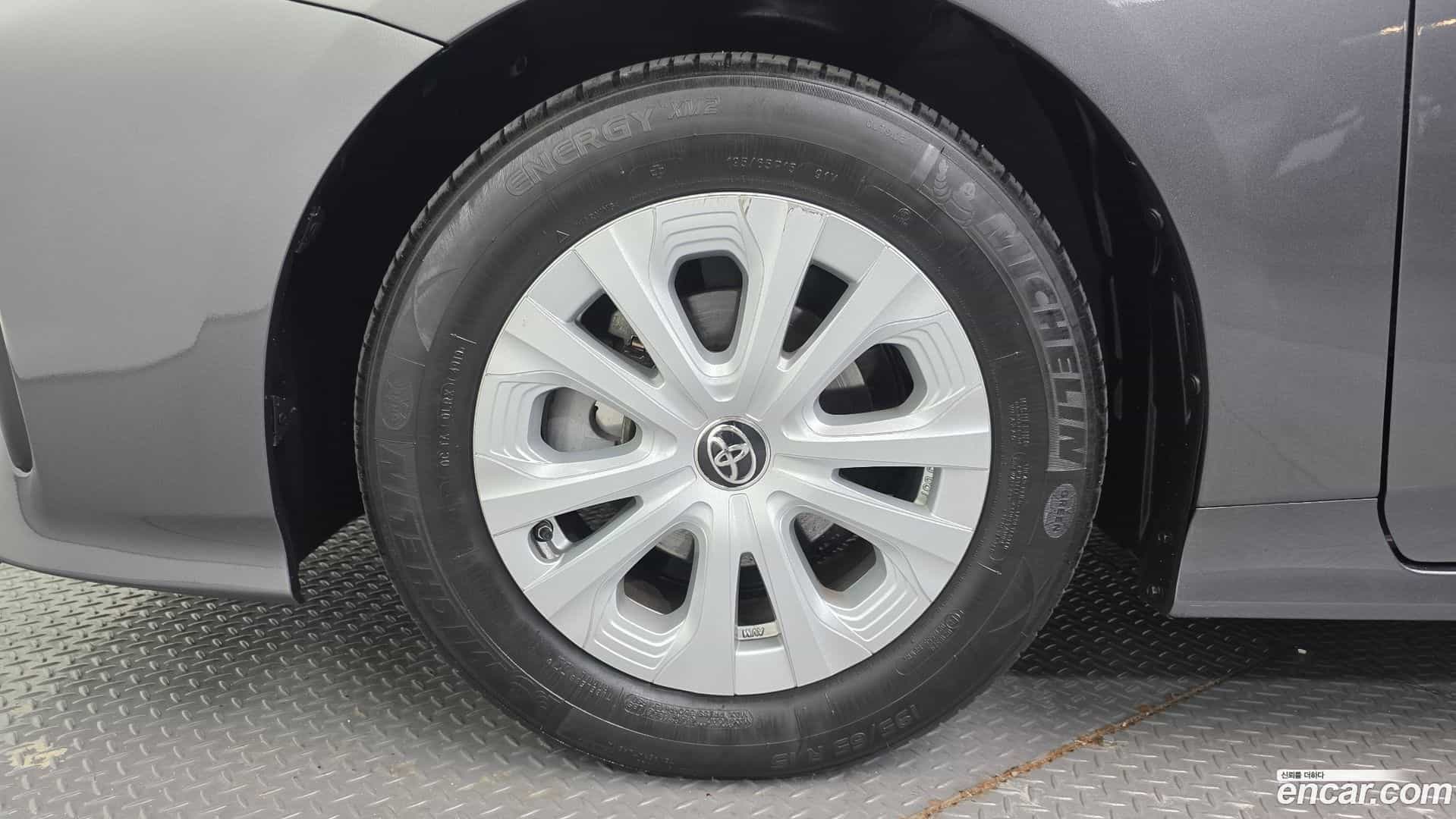 Prius Toyota 2019.7-OUTER-005