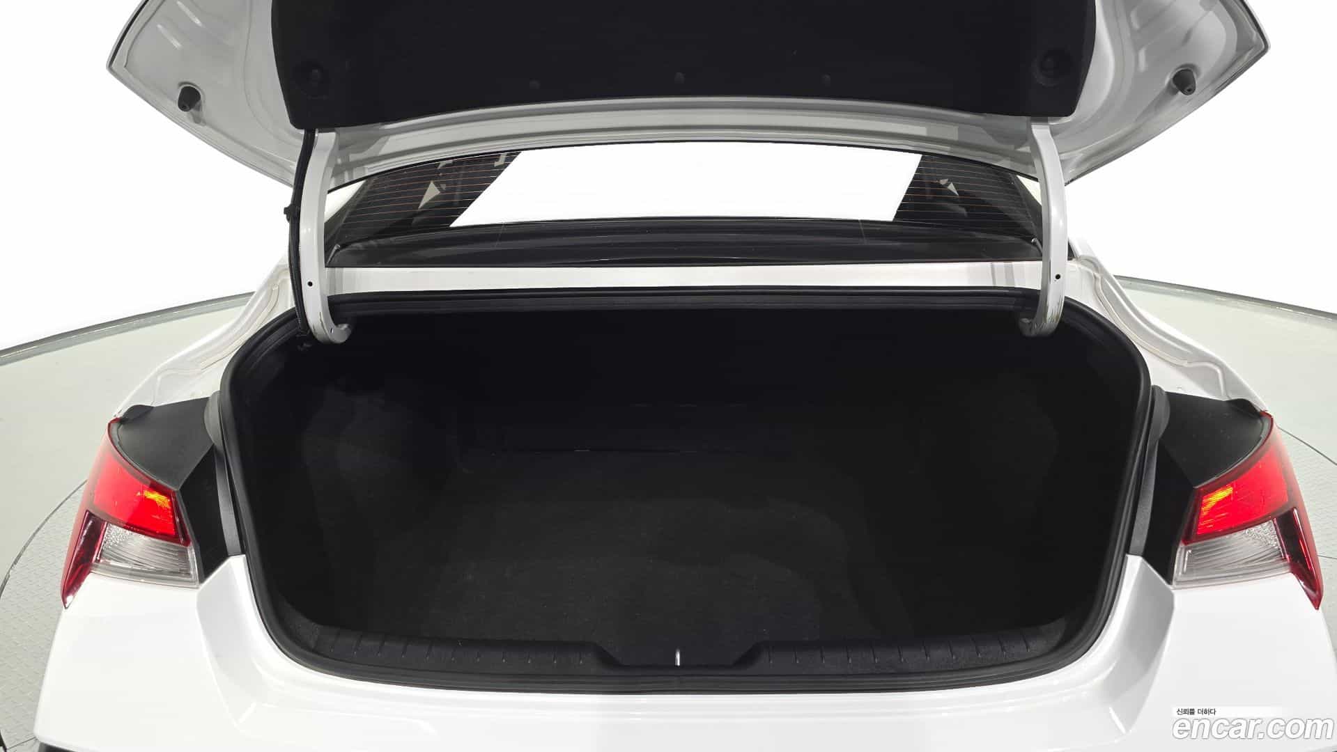 AVANTE Hyundai 2024.2-OPTION-024