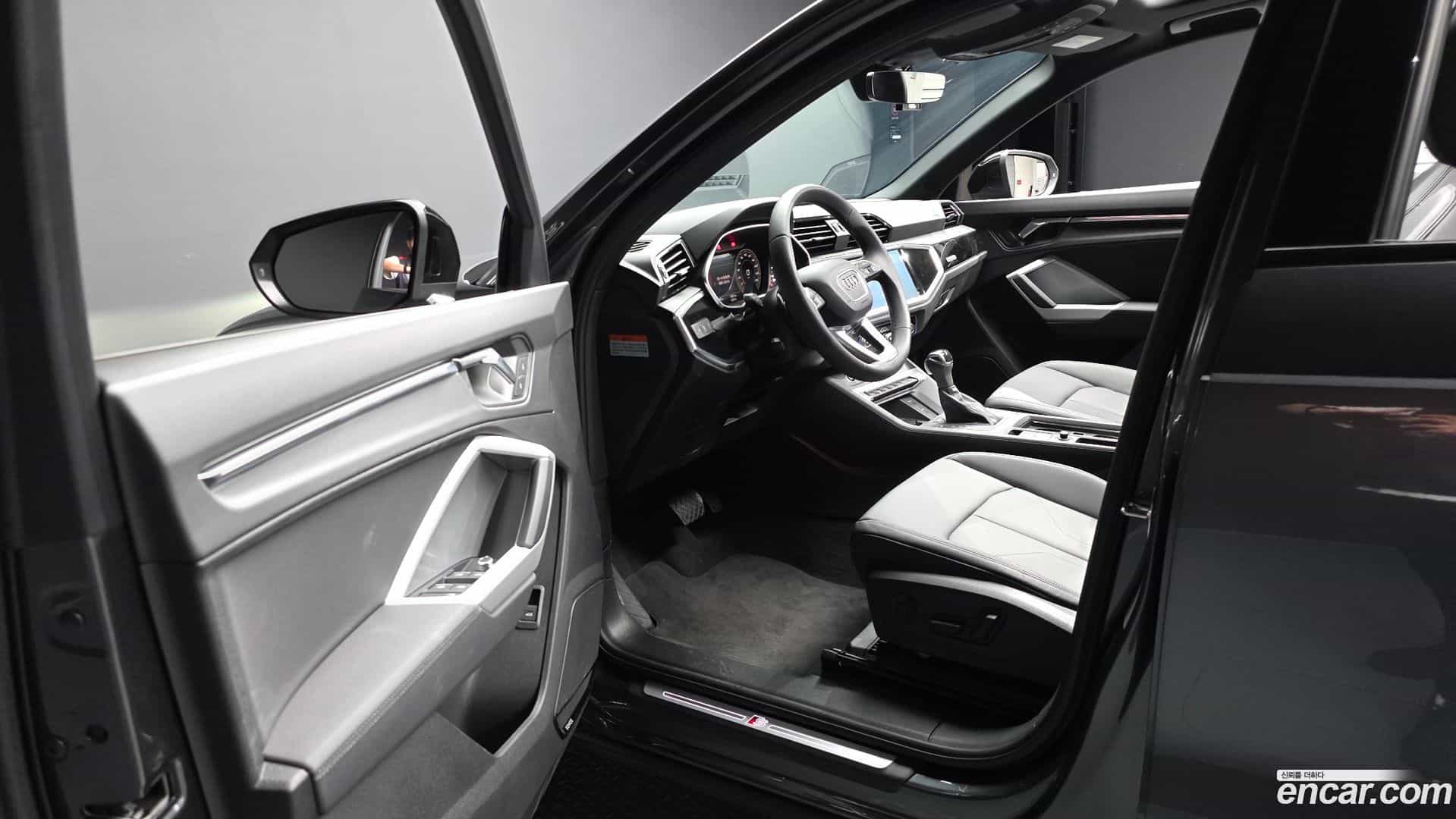 Q3 Audi 2025.4-INNER-010