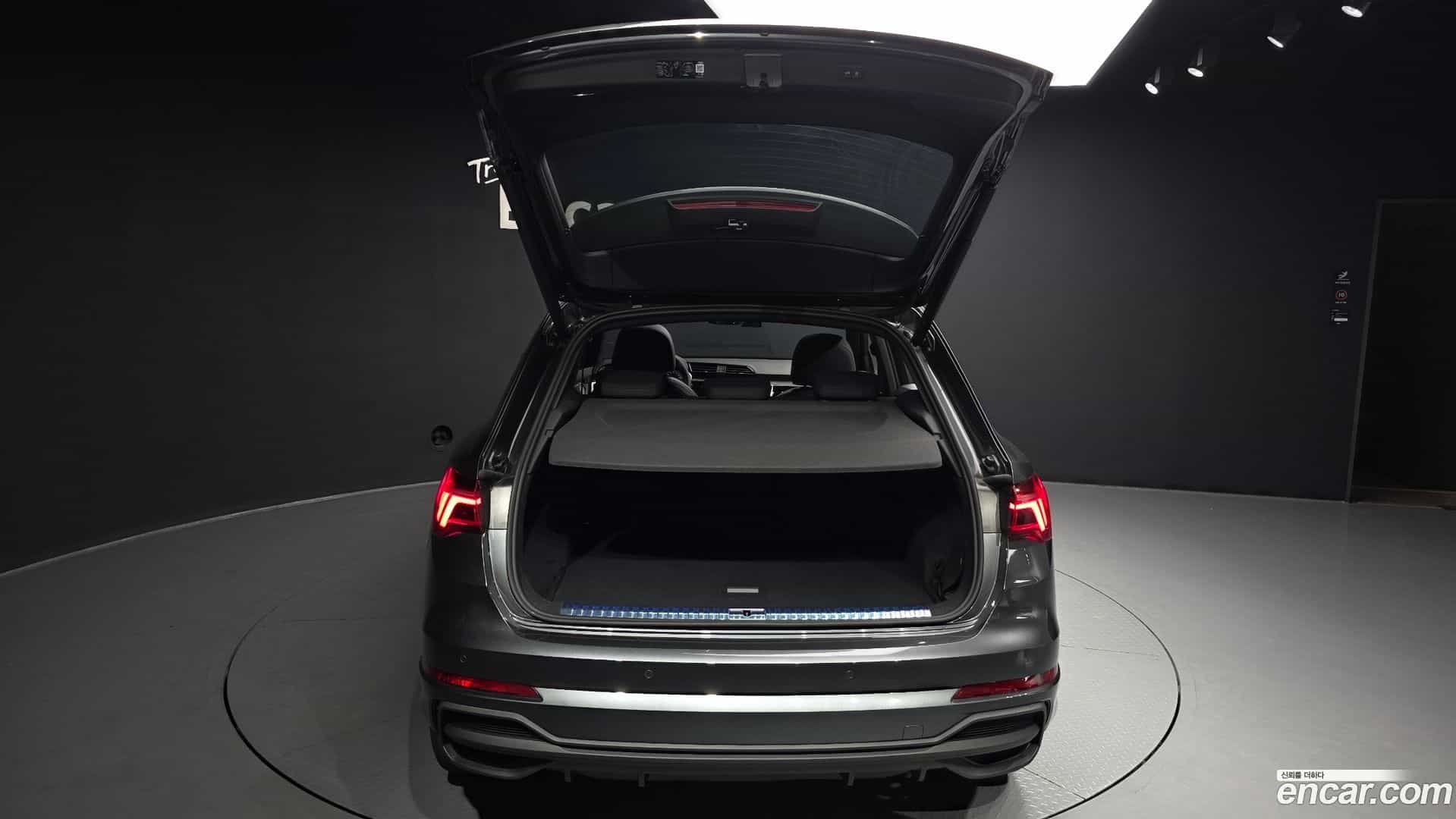 Q3 Audi 2025.4-OPTION-024