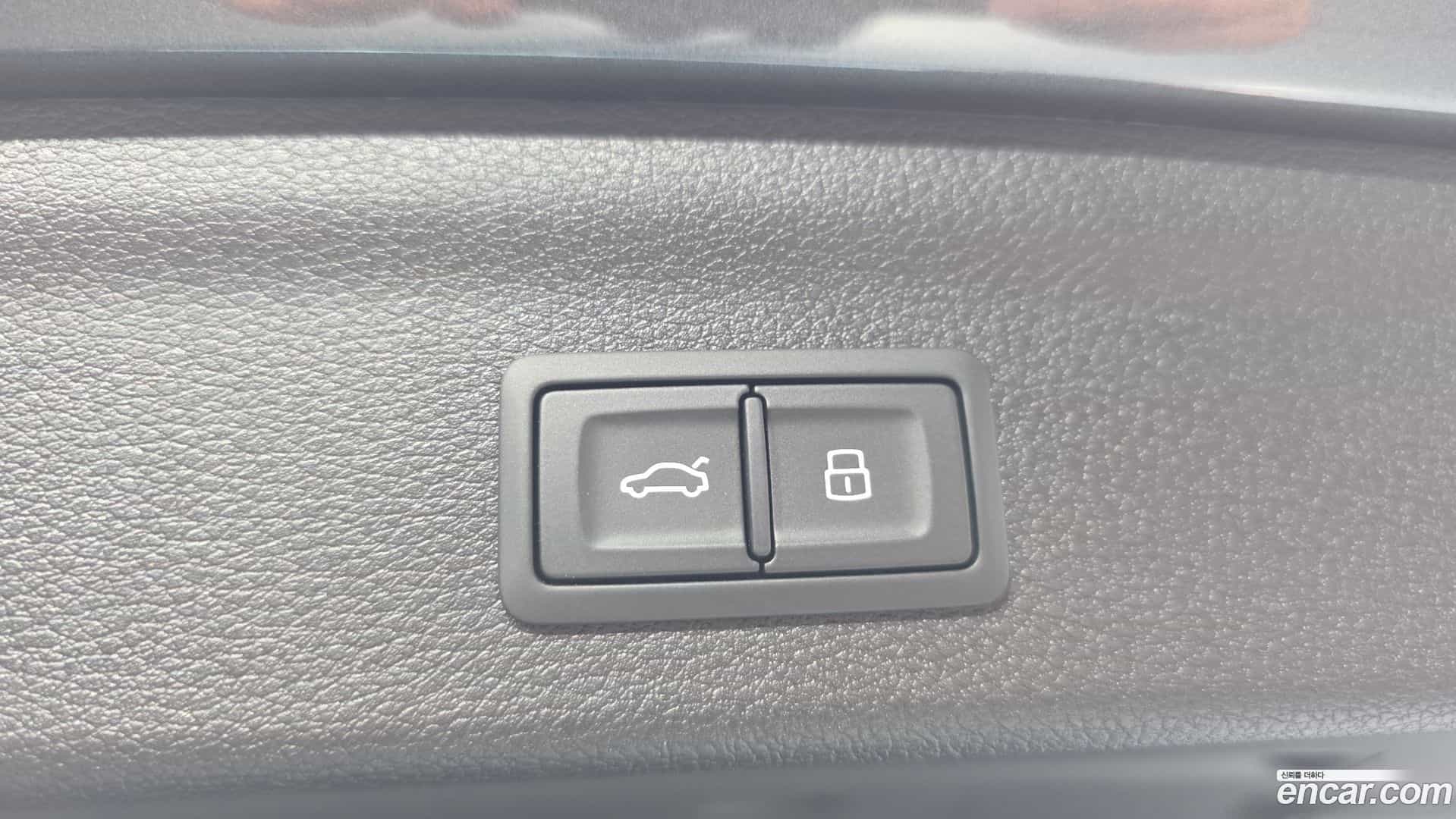 Q3 Audi 2025.4-OPTION-040