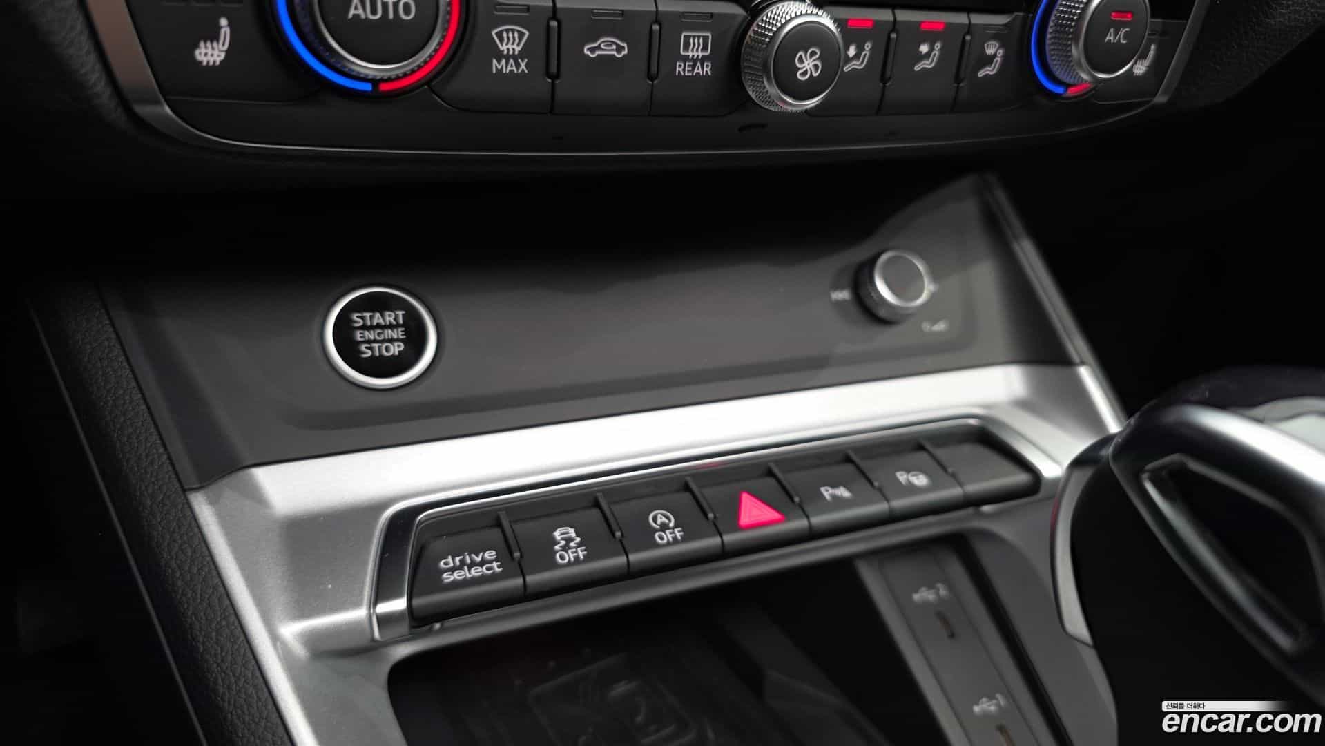 Q3 Audi 2025.4-OPTION-045