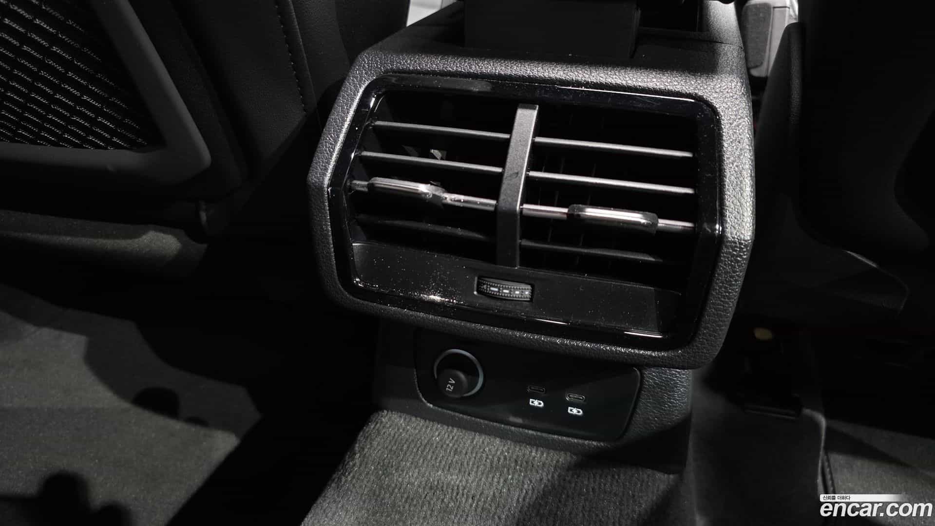 Q3 Audi 2025.4-OPTION-046