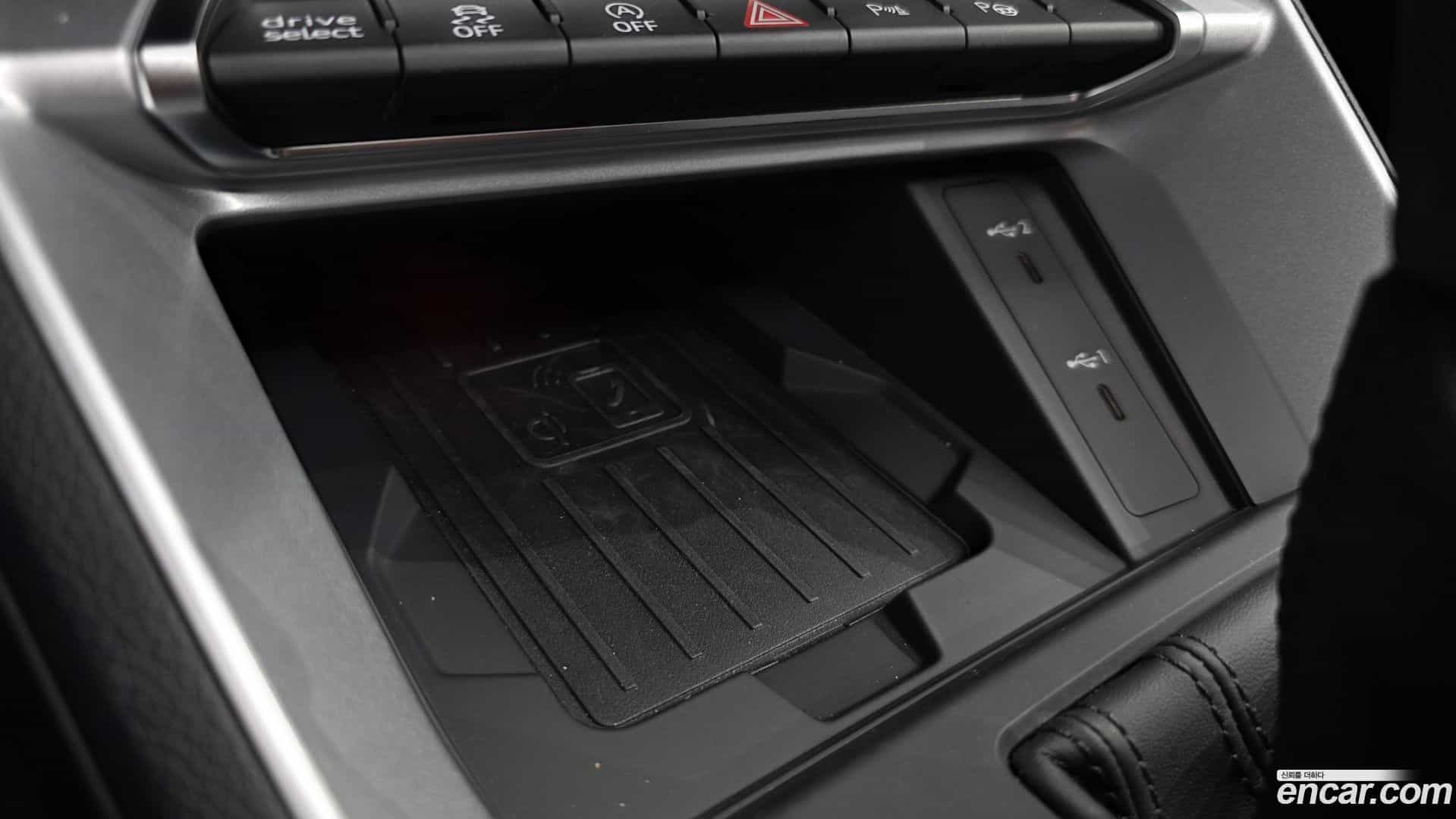 Q3 Audi 2025.4-OPTION-051