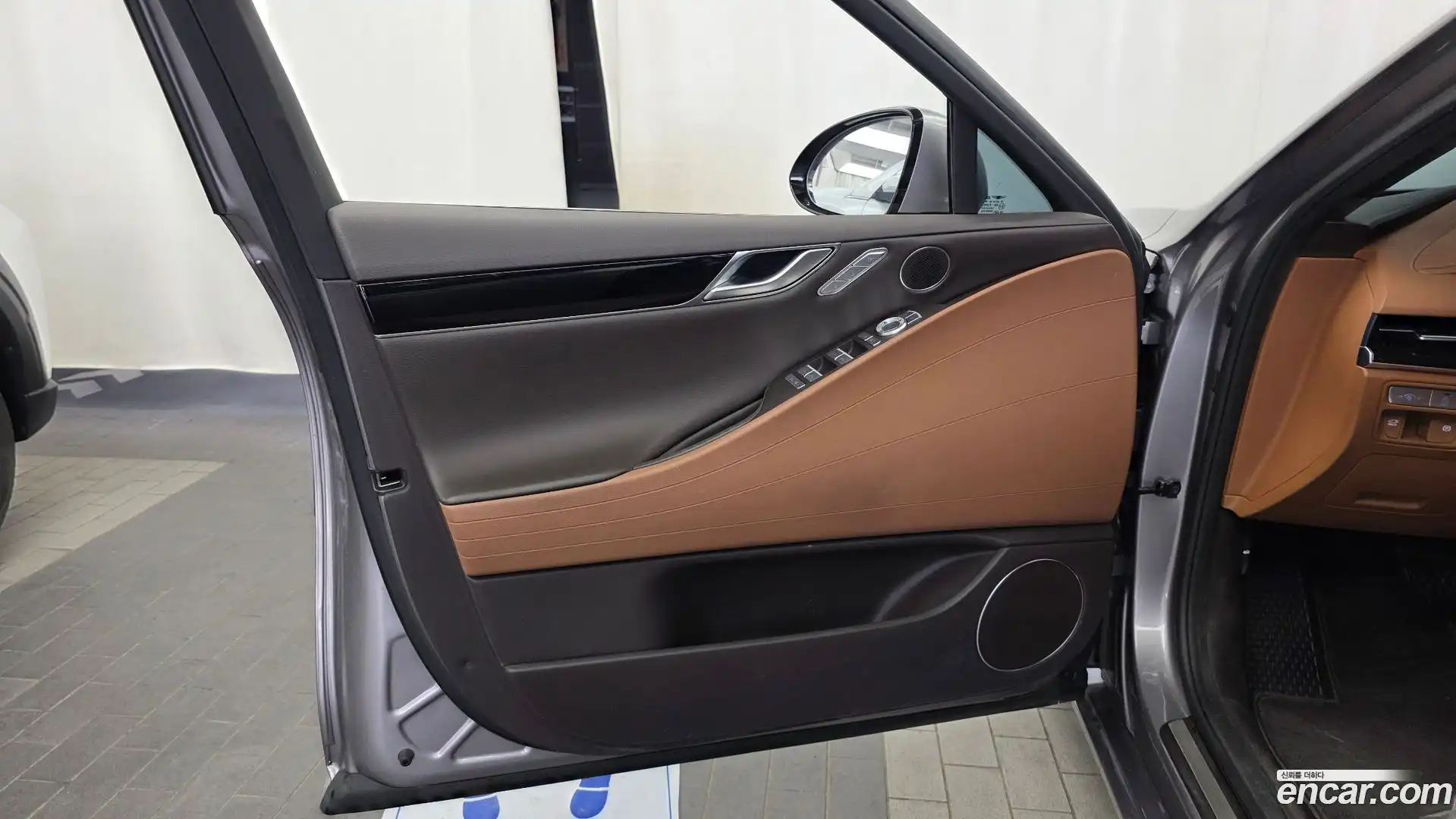 G80 Genesis 2022.4-INNER-034