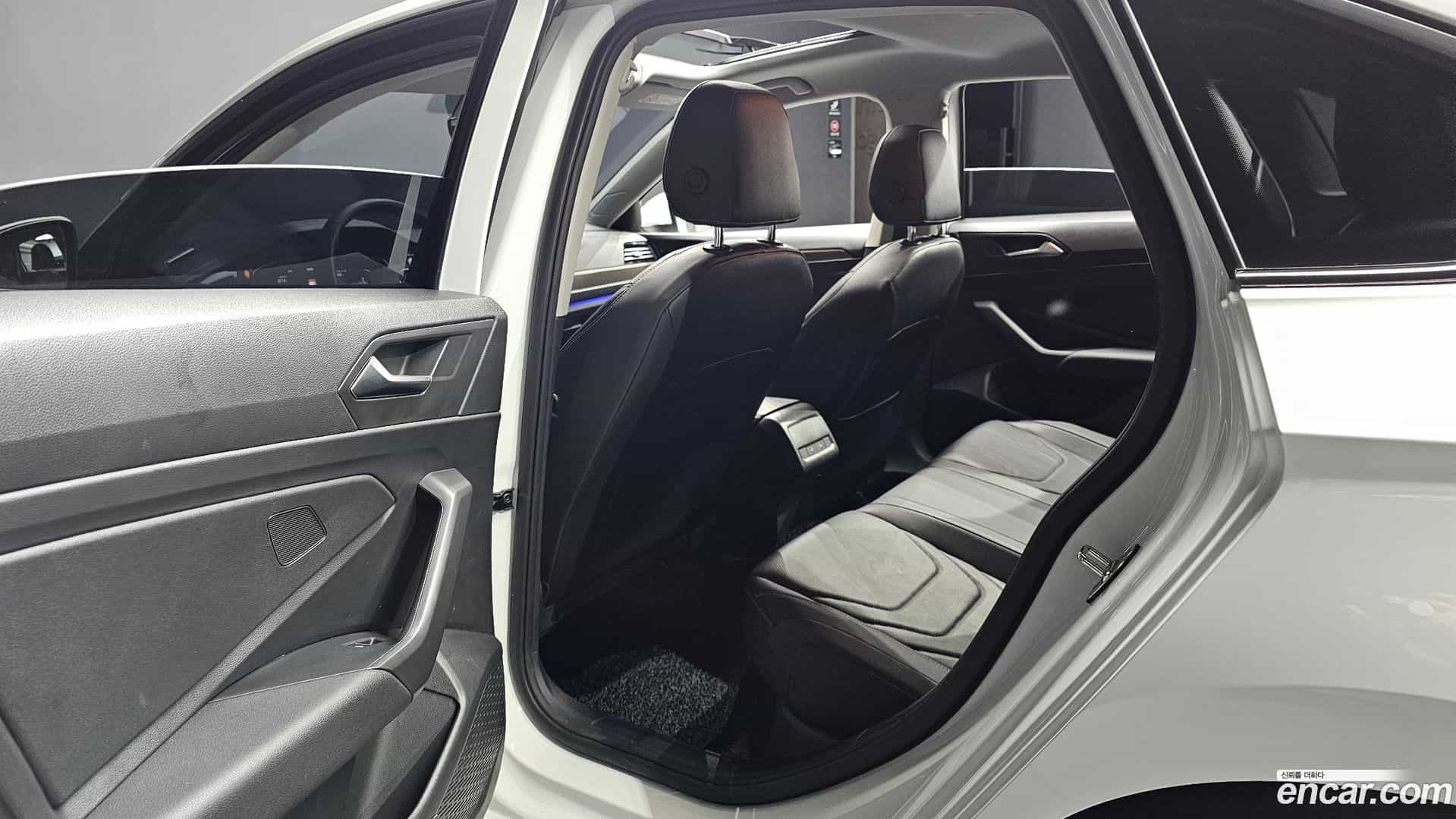 Jetta Volkswagen 2021.11-INNER-036