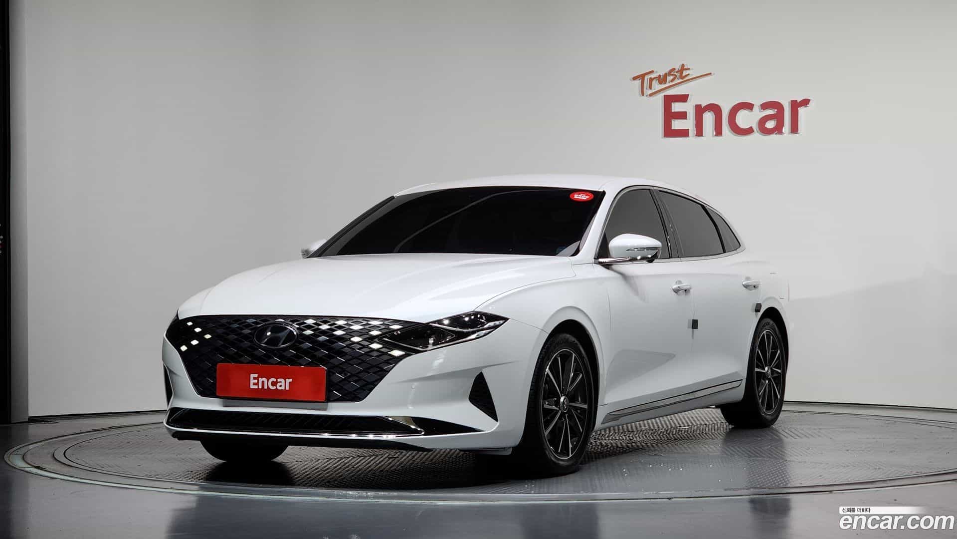 Grandeur Hyundai 2022.1-OUTER-001