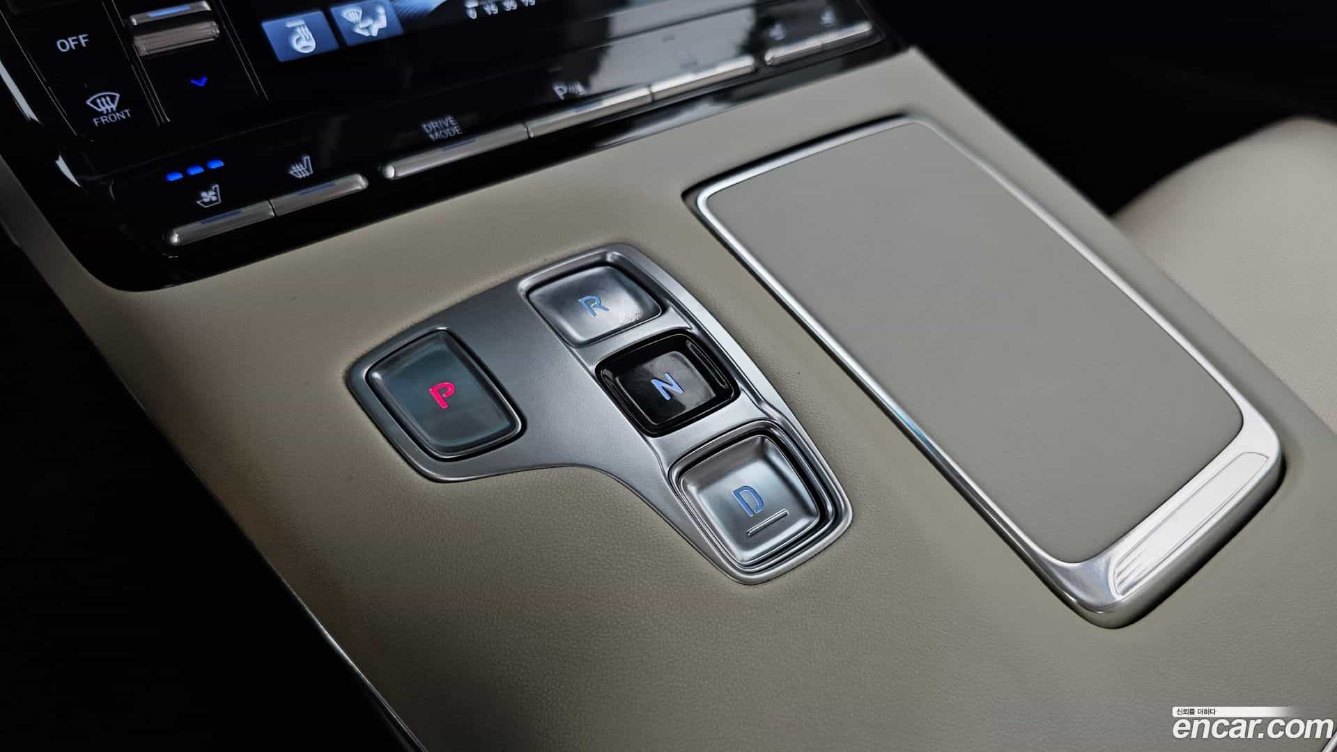 Grandeur Hyundai 2022.1-INNER-009