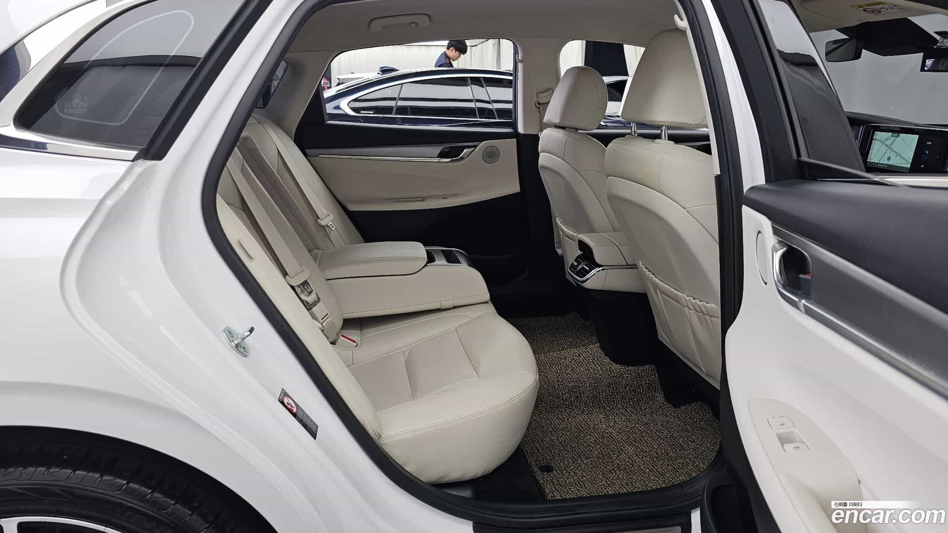 Grandeur Hyundai 2022.1-OPTION-016