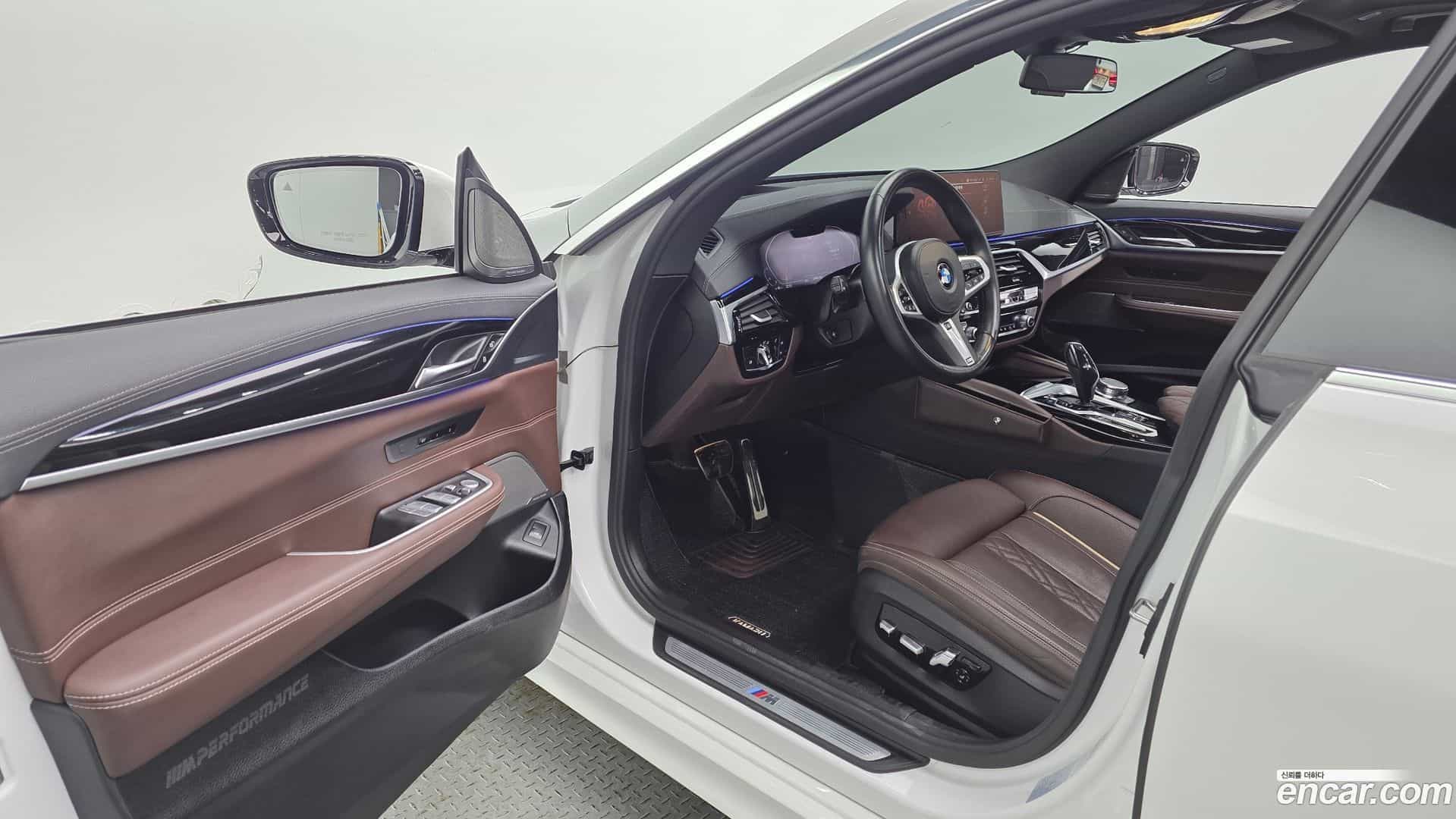 Gran Turismo BMW 2022.10-INNER-010