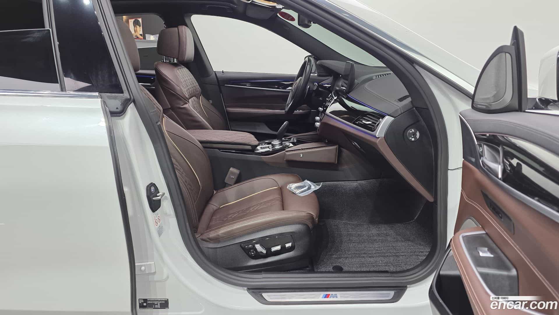 Gran Turismo BMW 2022.10-INNER-036