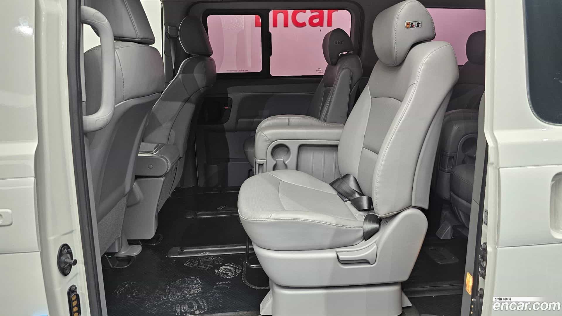 Starex Hyundai 2020.3-OPTION-016