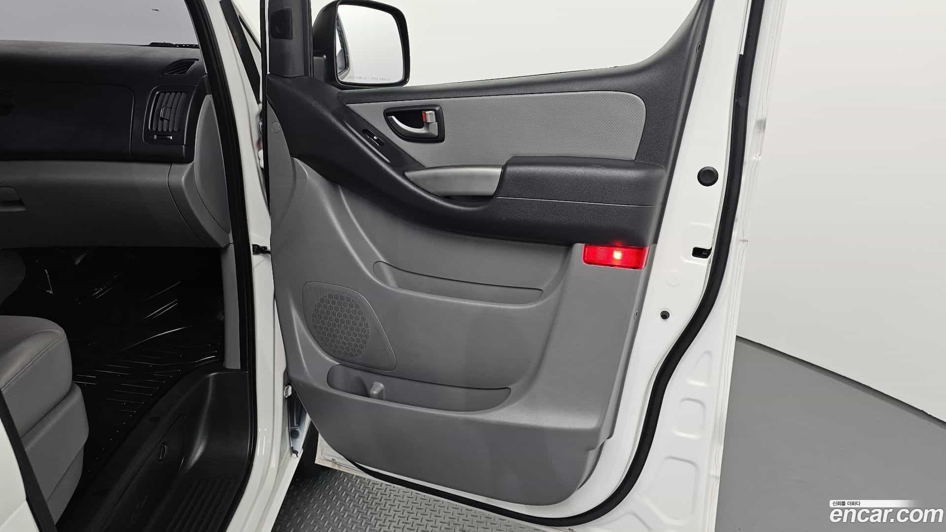 Starex Hyundai 2020.3-INNER-035