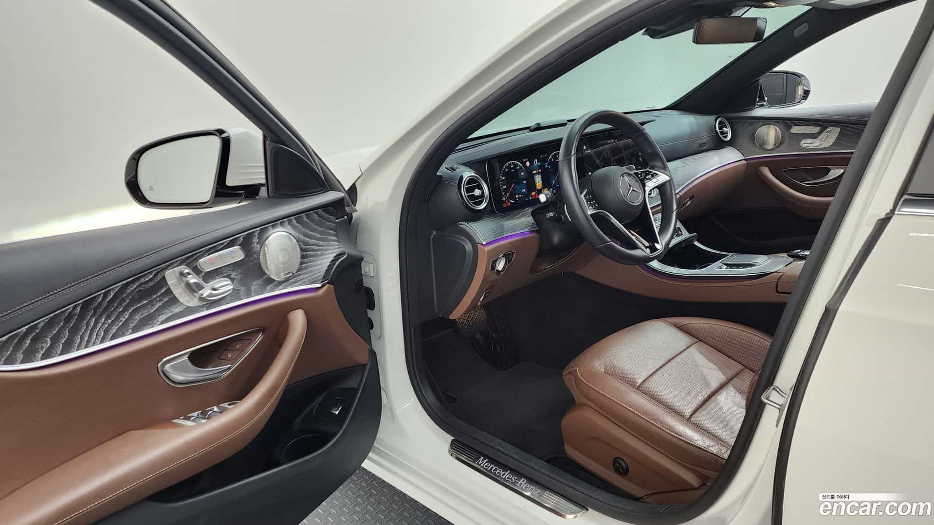 E-Class Mercedes-Benz 2022.5-INNER-010