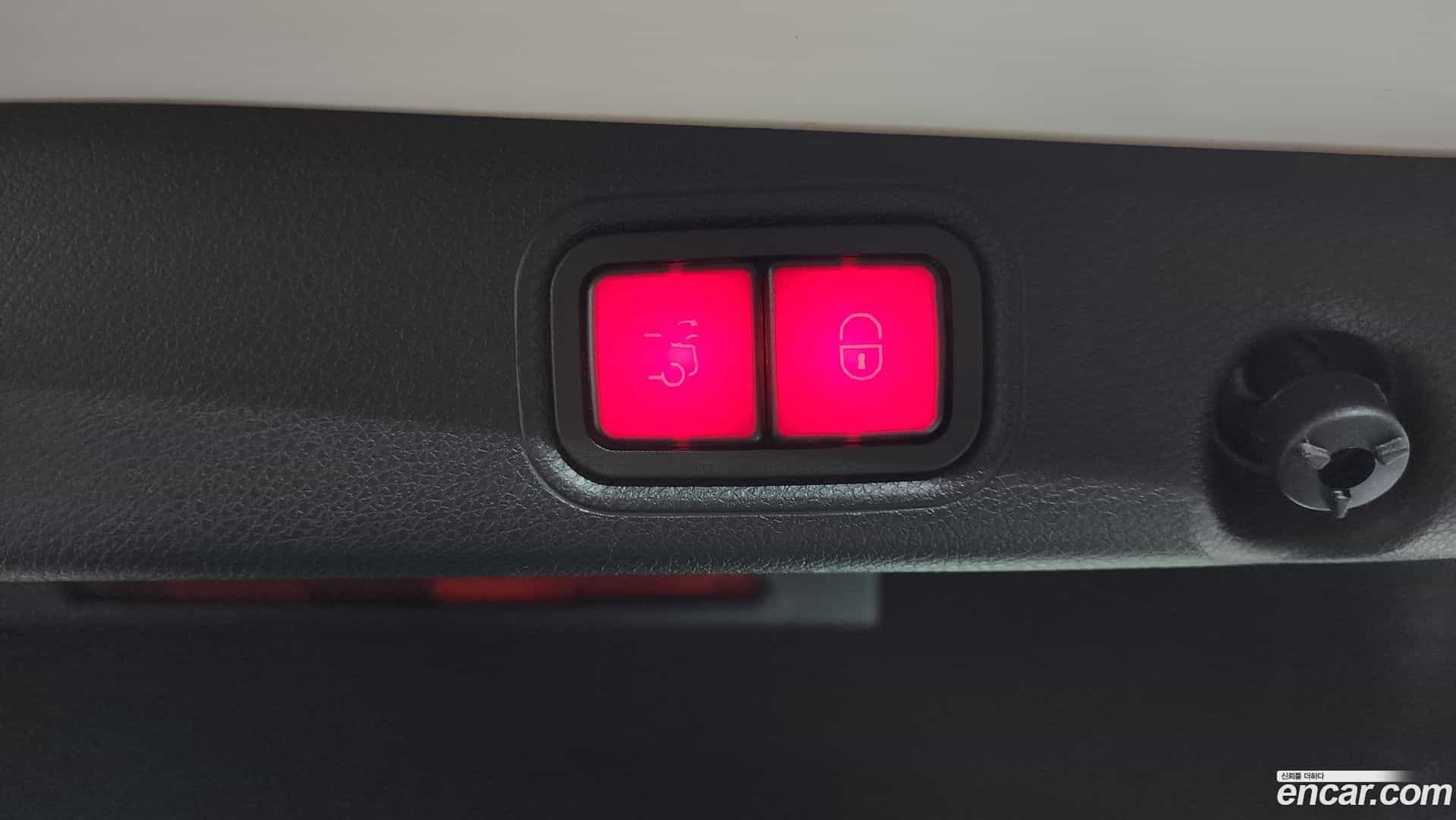 E-Class Mercedes-Benz 2022.5-OPTION-045