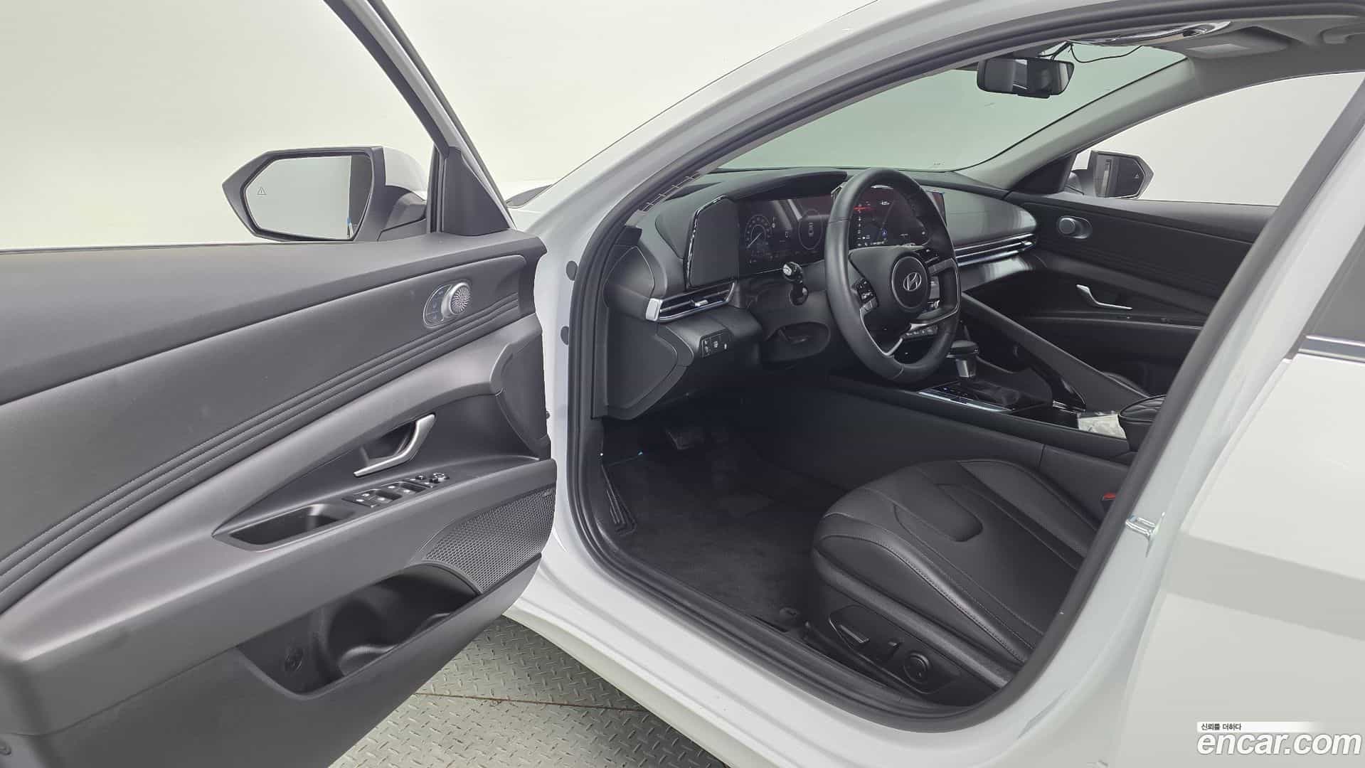 AVANTE Hyundai 2024.6-INNER-010
