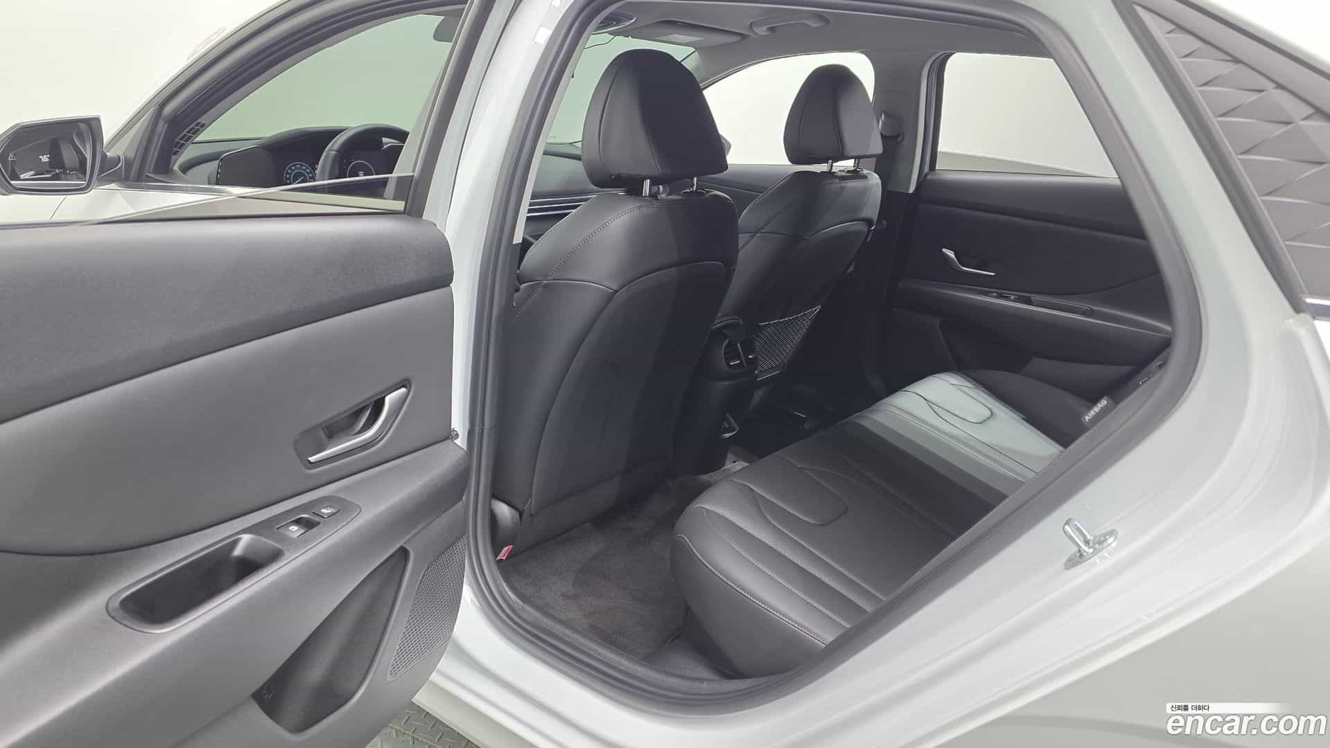 AVANTE Hyundai 2024.6-OPTION-016