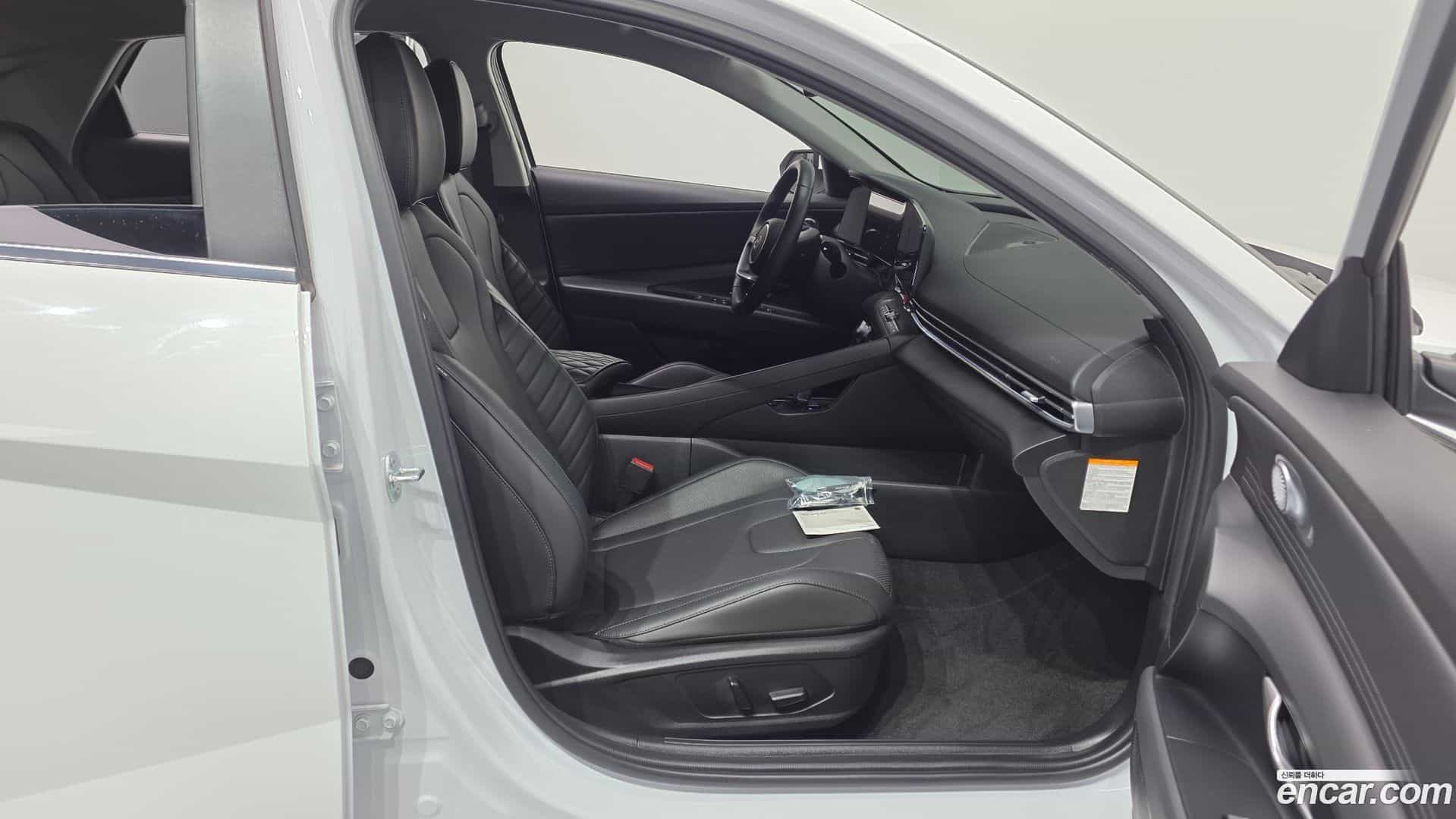 AVANTE Hyundai 2024.6-INNER-036