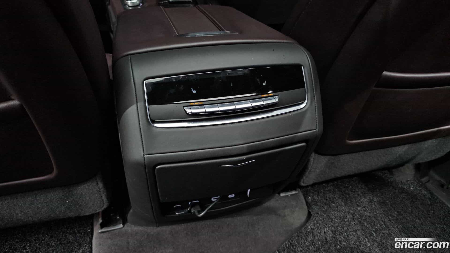 Escalade Cadillac 2022.11-OPTION-044