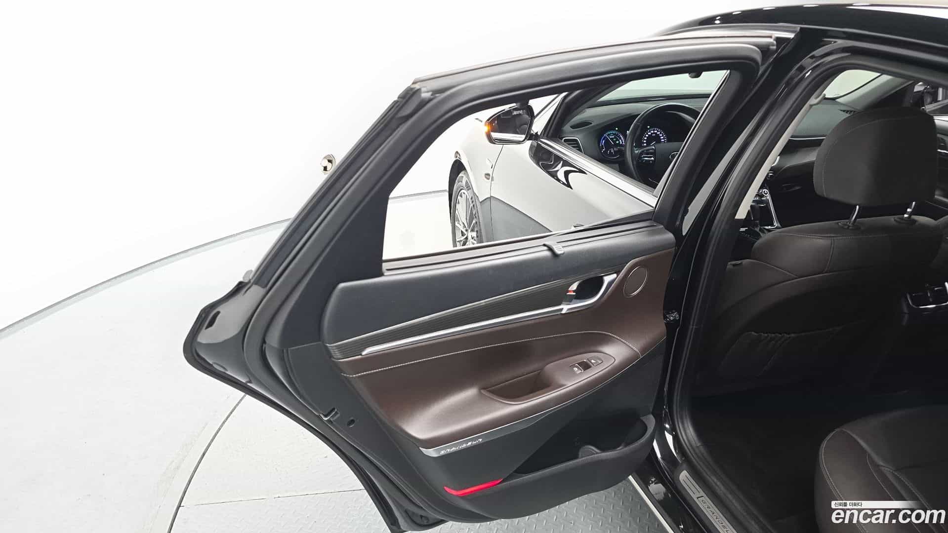 Grandeur Hyundai 2017.3-INNER-035