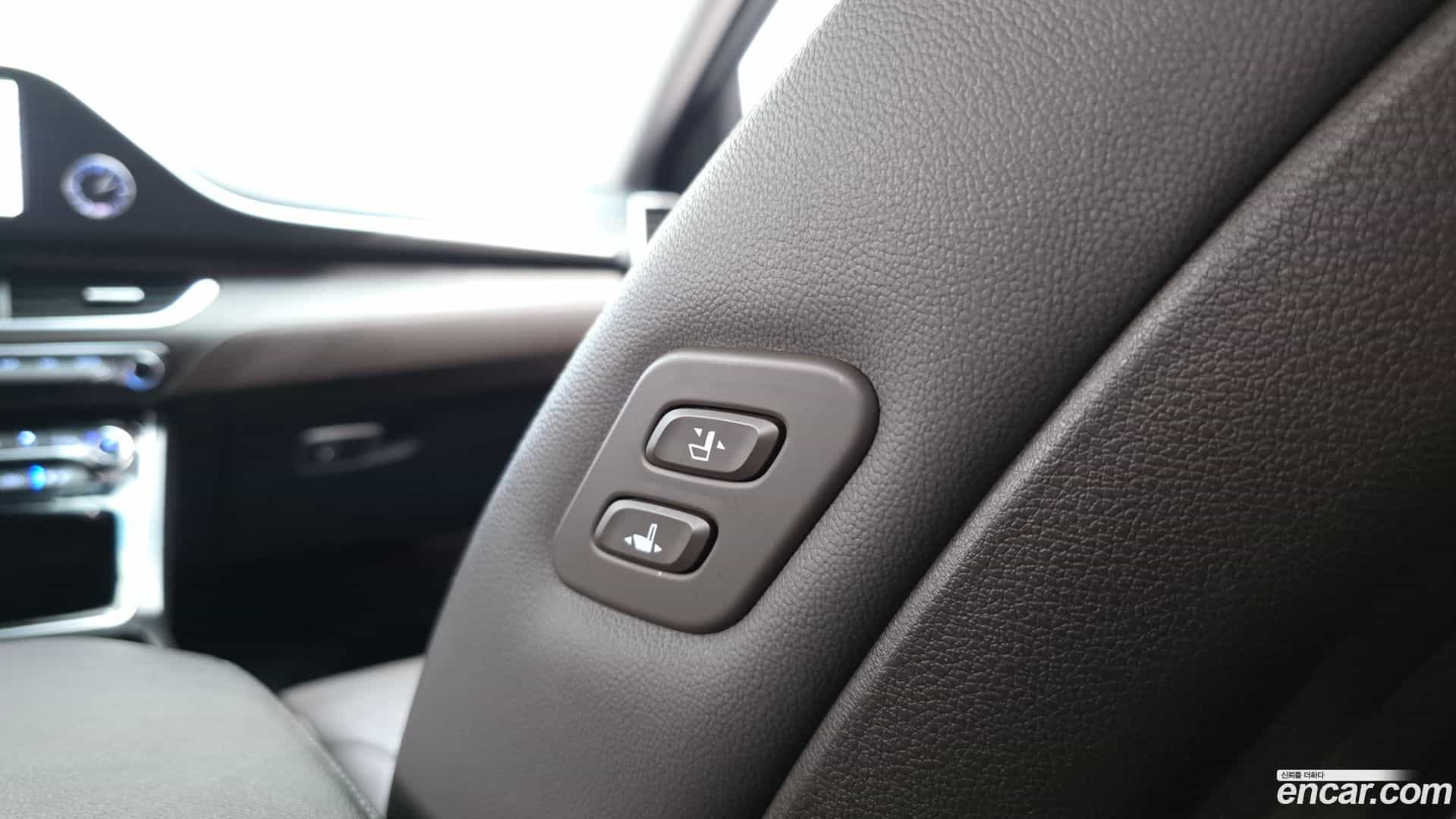 Grandeur Hyundai 2017.3-OPTION-041