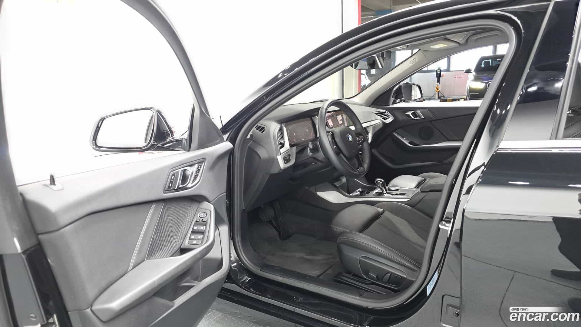 1-Series BMW 2020.8-INNER-010