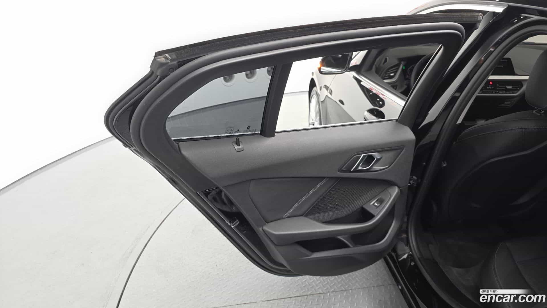 1-Series BMW 2020.8-INNER-035