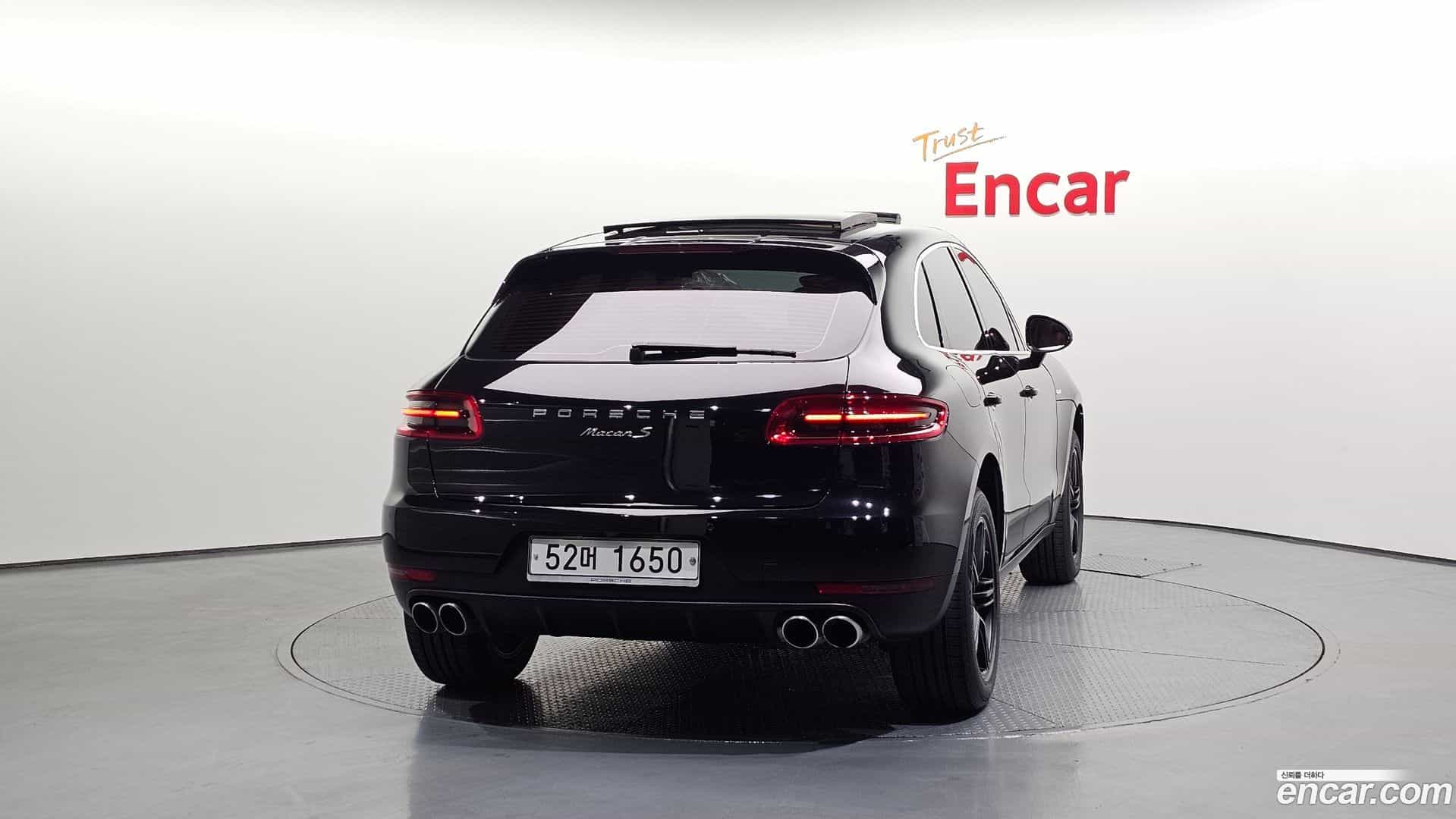 Macan Porsche 2017.11-OUTER-004