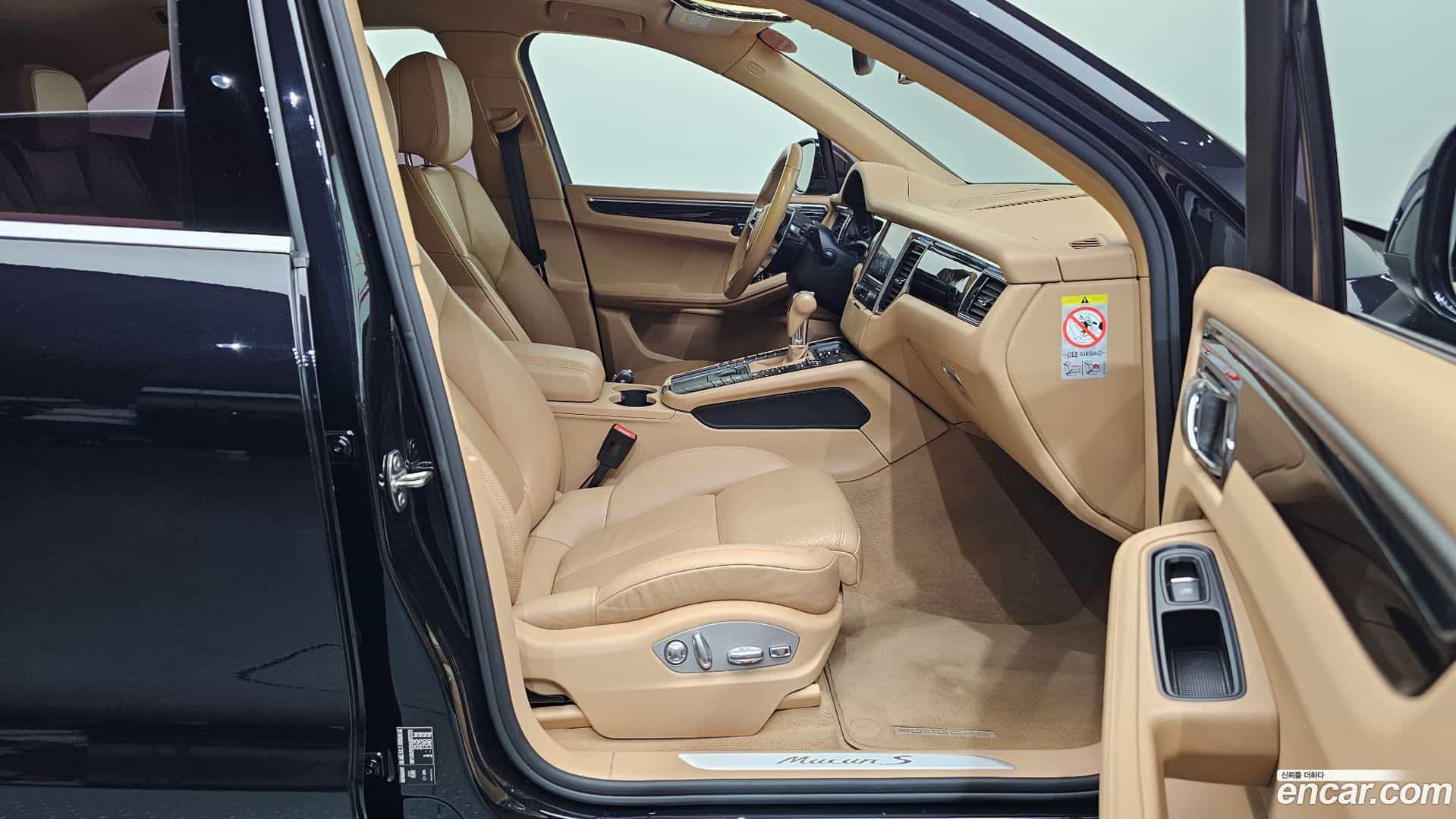 Macan Porsche 2017.11-OPTION-015